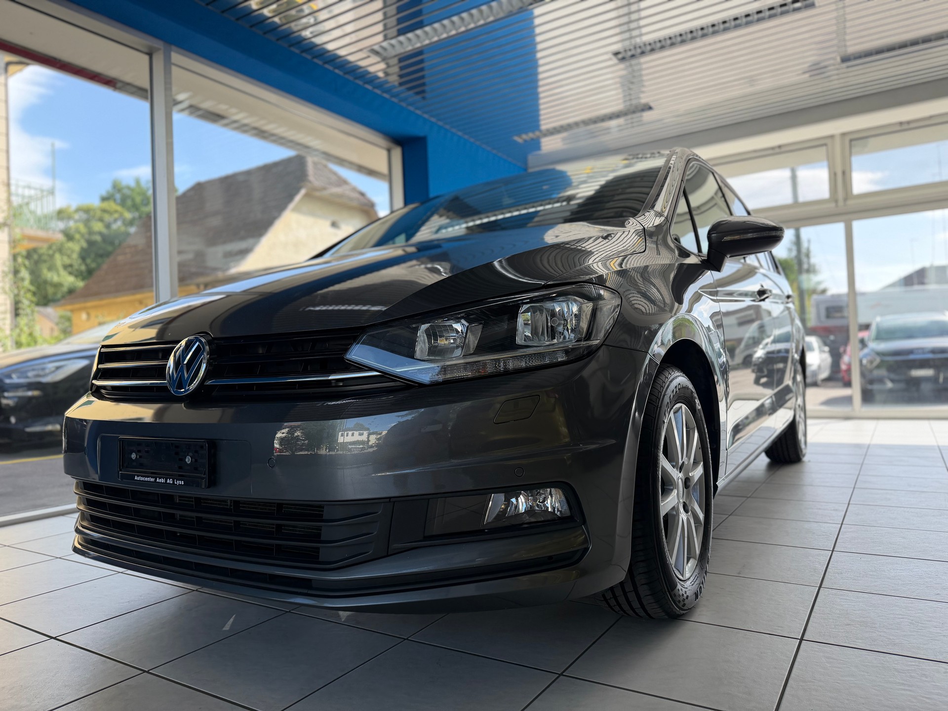 VW Touran 1.4 TSI BlueMotion Technology Family DSG-image-1