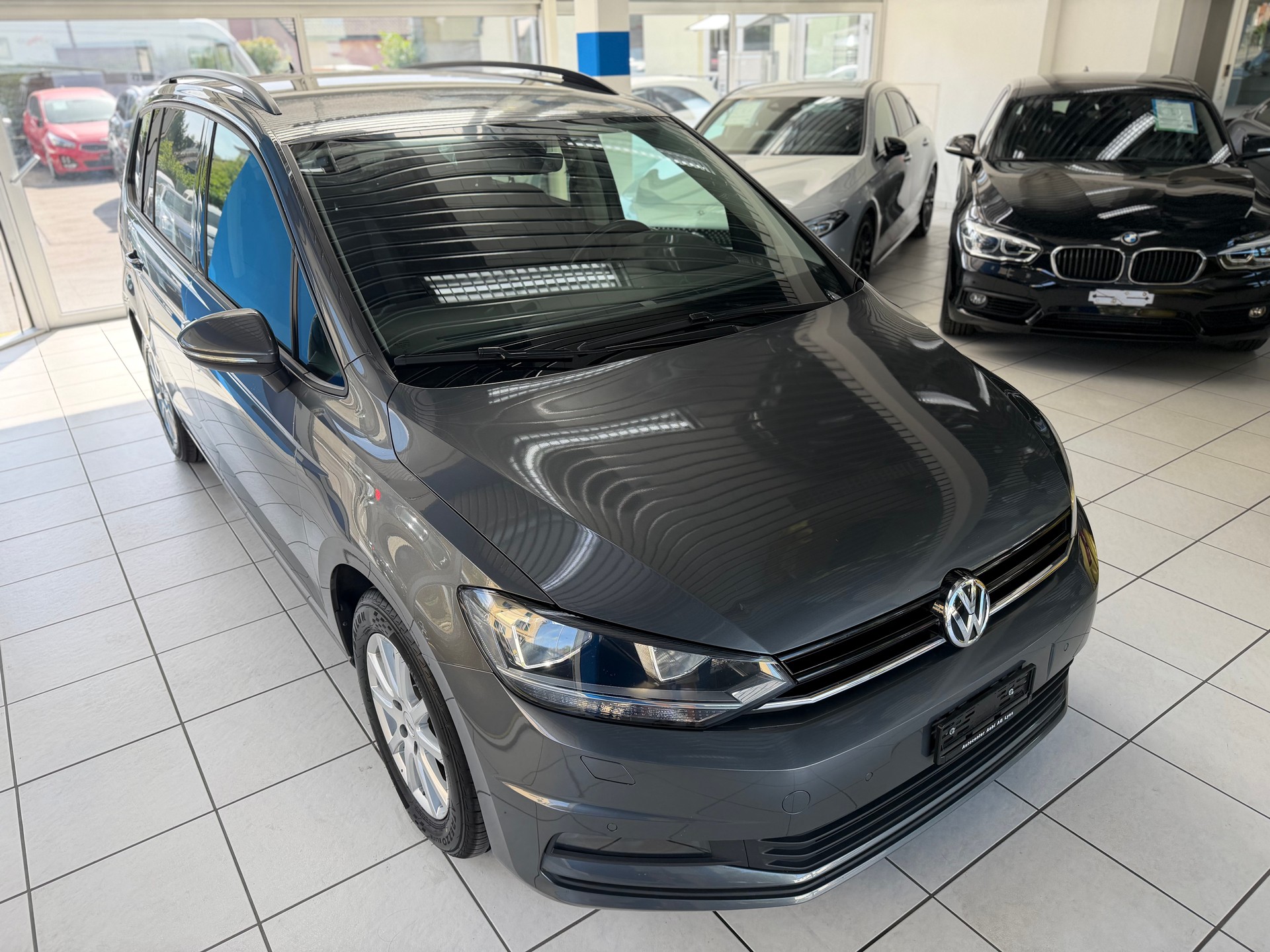 VW Touran 1.4 TSI BlueMotion Technology Family DSG-image-2