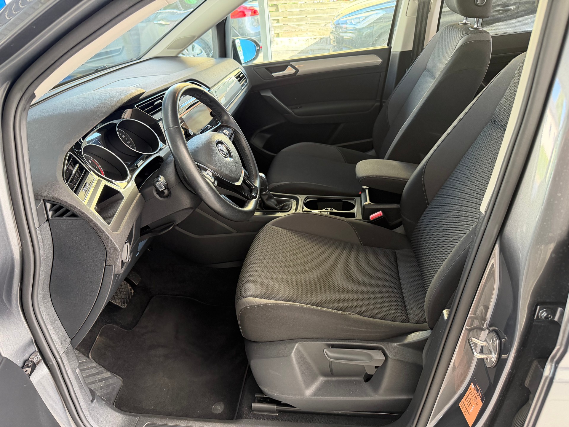 VW Touran 1.4 TSI BlueMotion Technology Family DSG-image-11