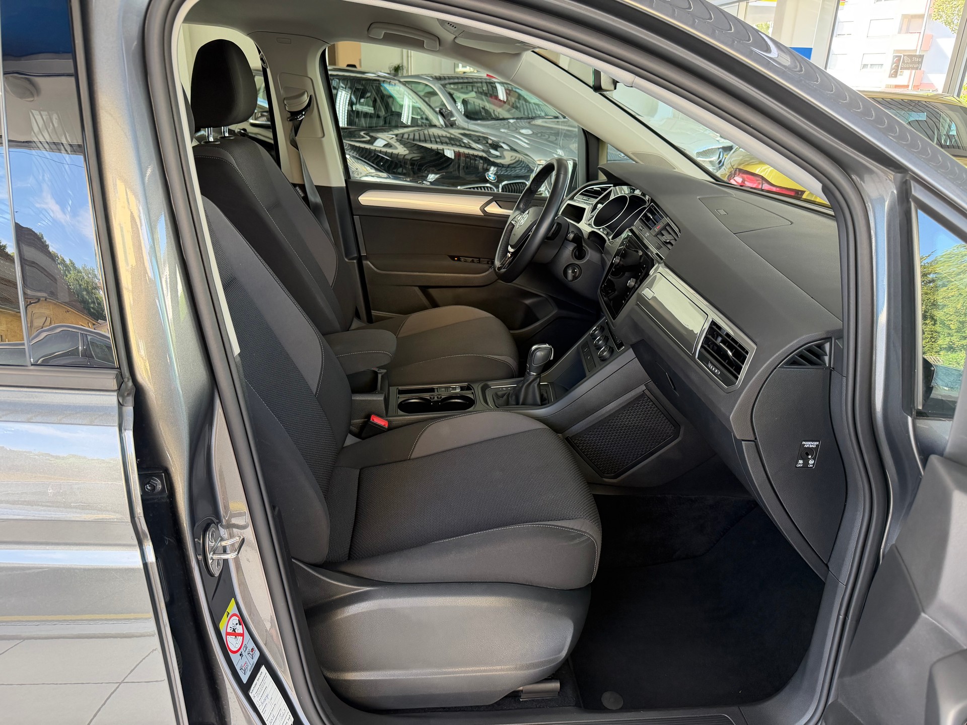 VW Touran 1.4 TSI BlueMotion Technology Family DSG-image-12