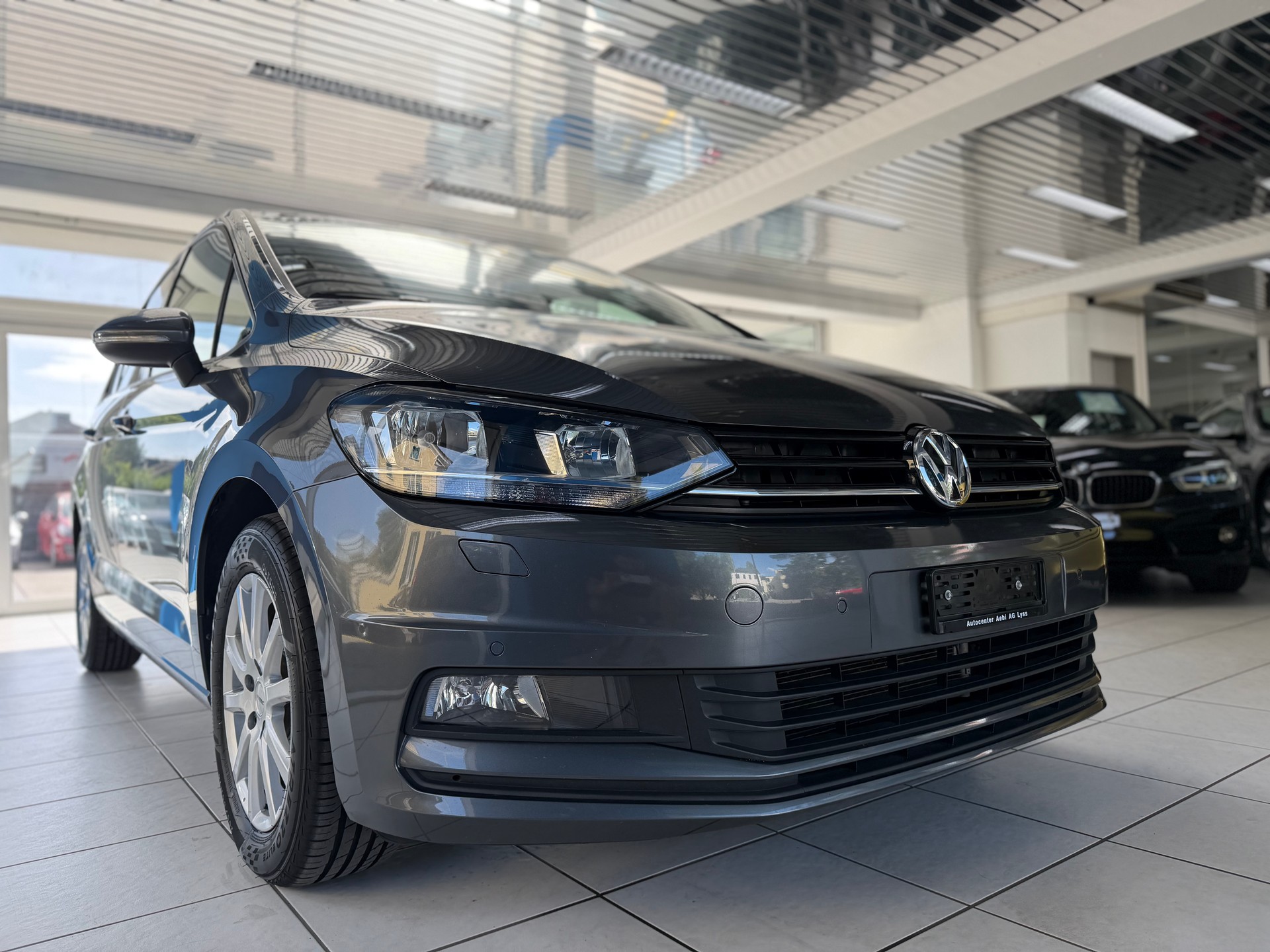 VW Touran 1.4 TSI BlueMotion Technology Family DSG-image-3