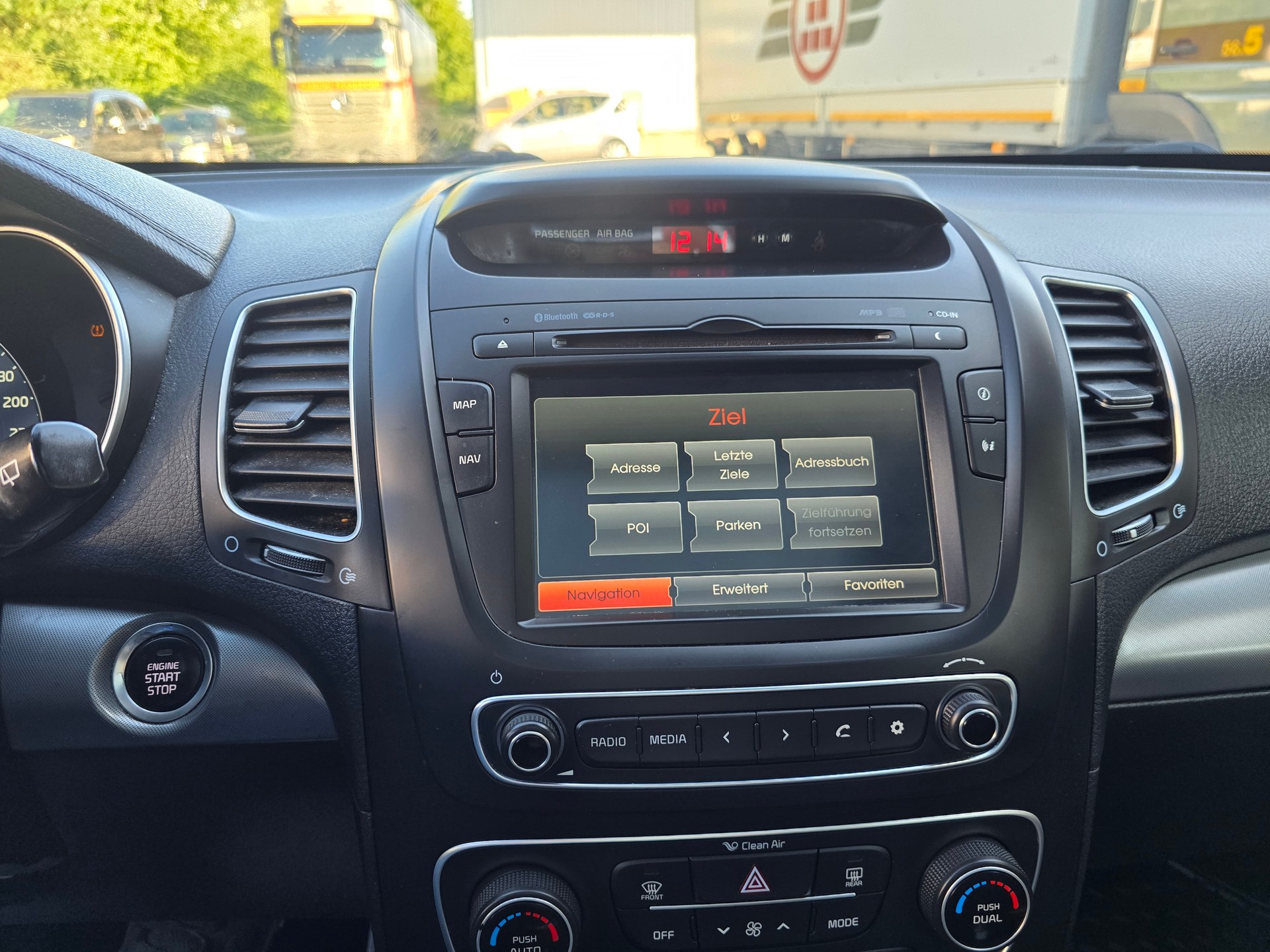 KIA Sorento 2.2 CRDI Style Automatic-image-26