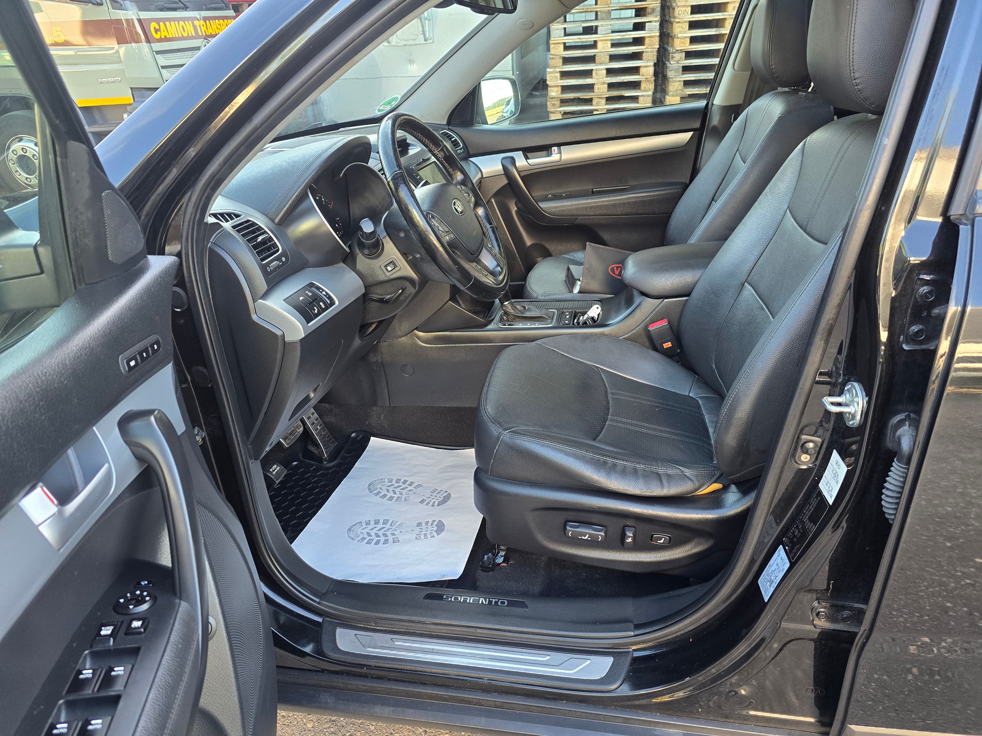 KIA Sorento 2.2 CRDI Style Automatic-image-13