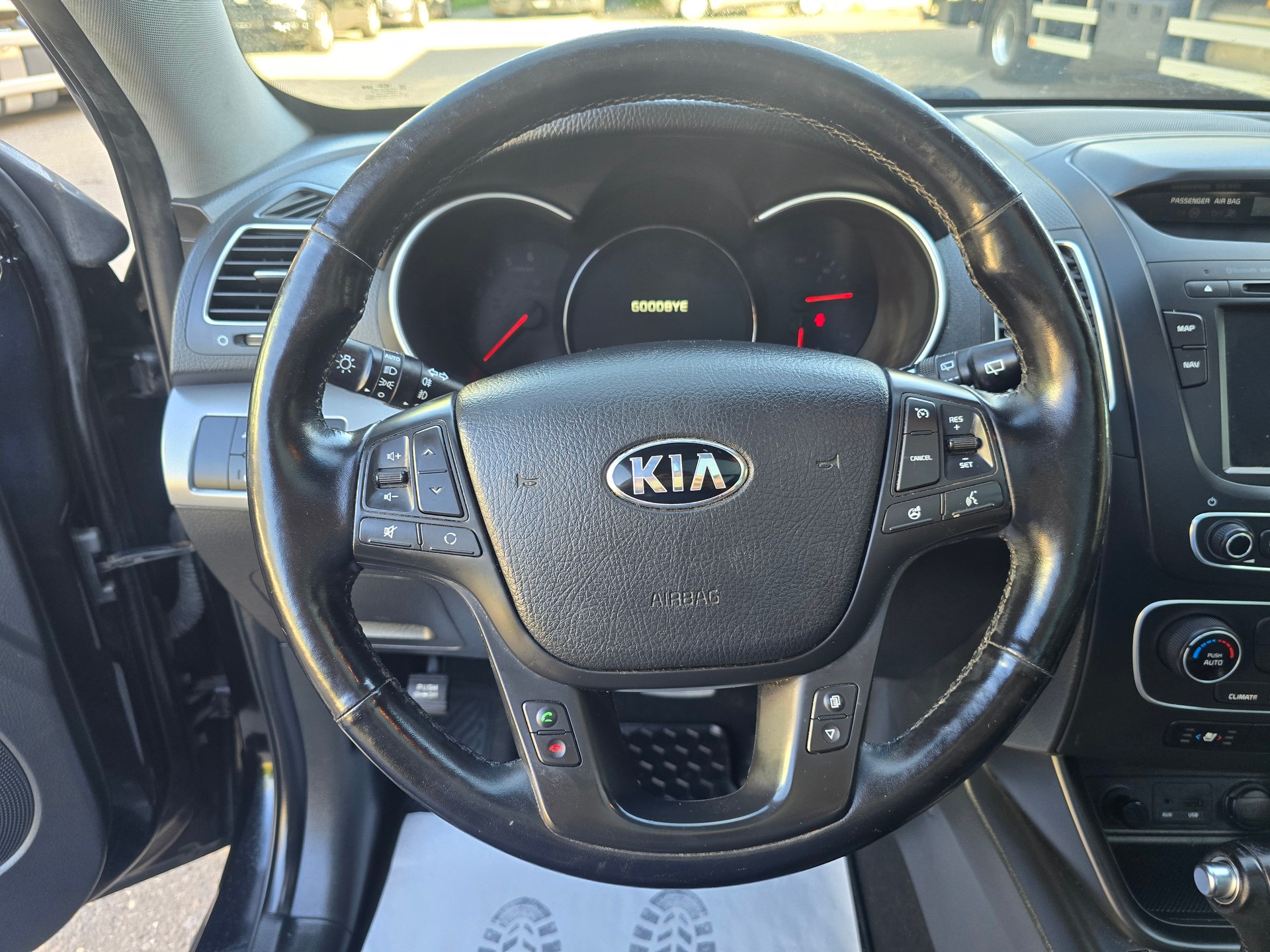 KIA Sorento 2.2 CRDI Style Automatic-image-21