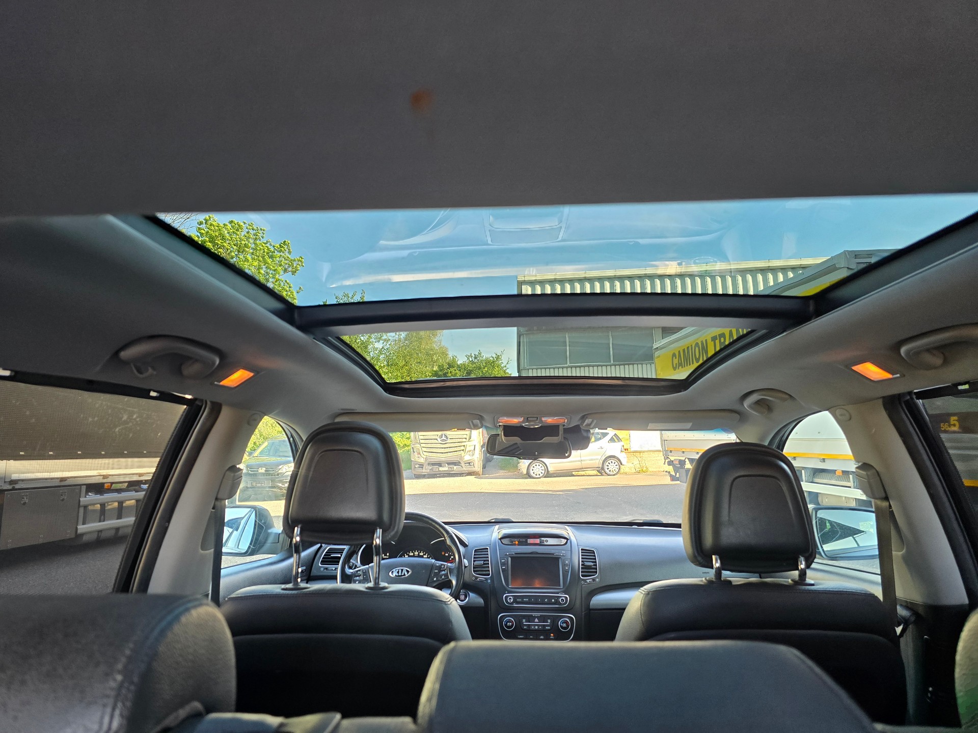 KIA Sorento 2.2 CRDI Style Automatic-image-12