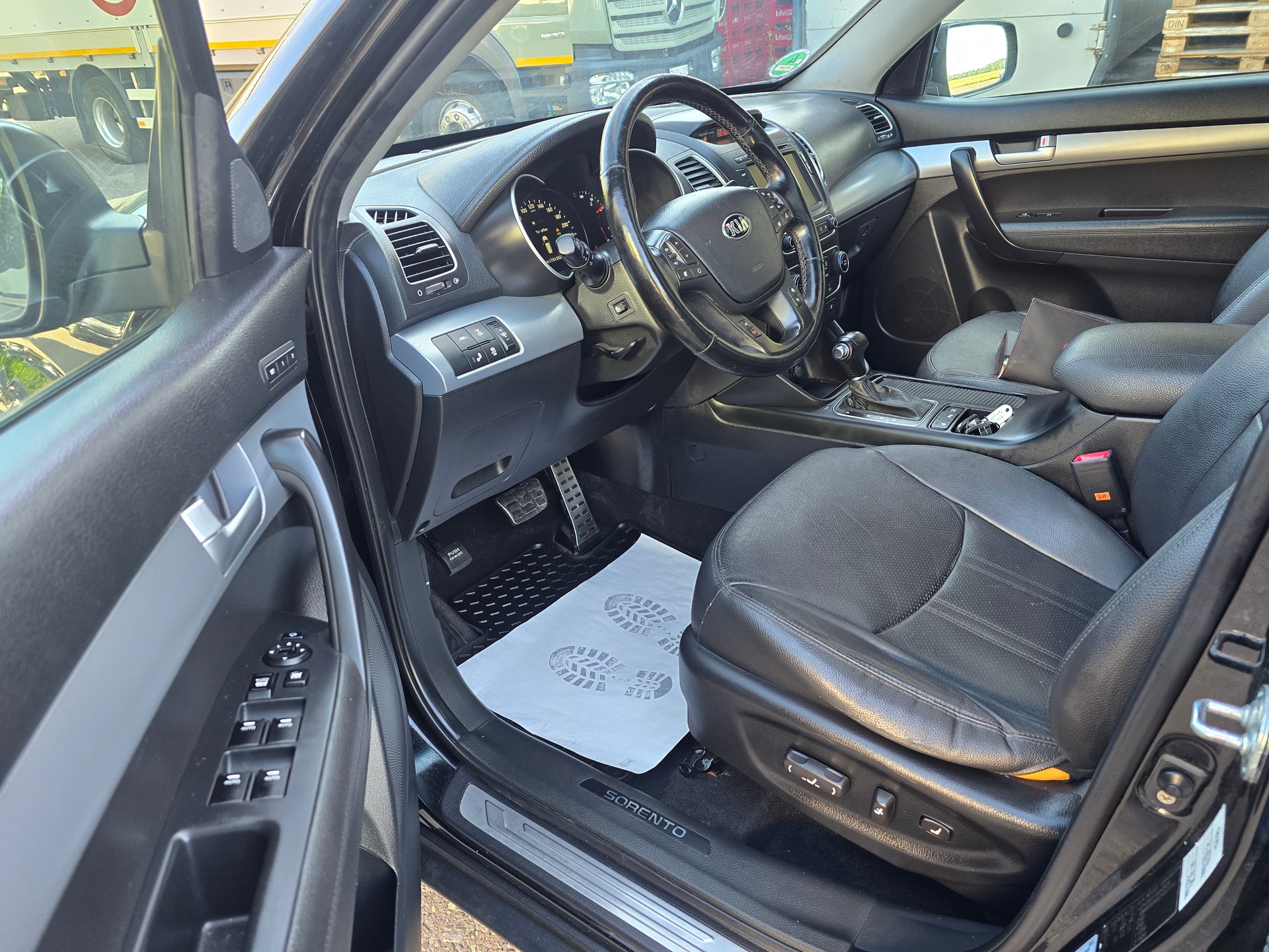 KIA Sorento 2.2 CRDI Style Automatic-image-14