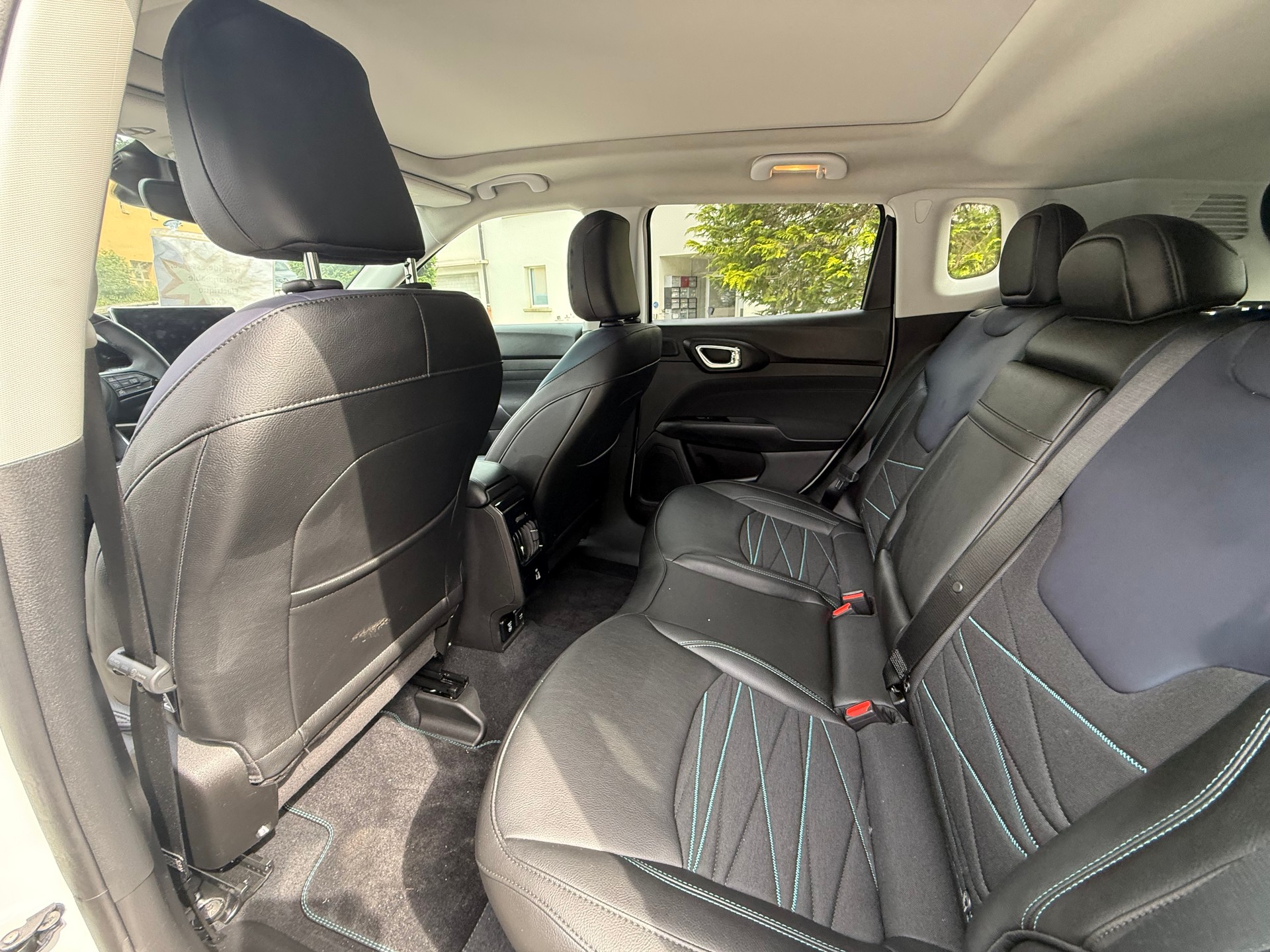 JEEP Compass 1.3 T PHEV Swiss Limited Sky AWD-image-9