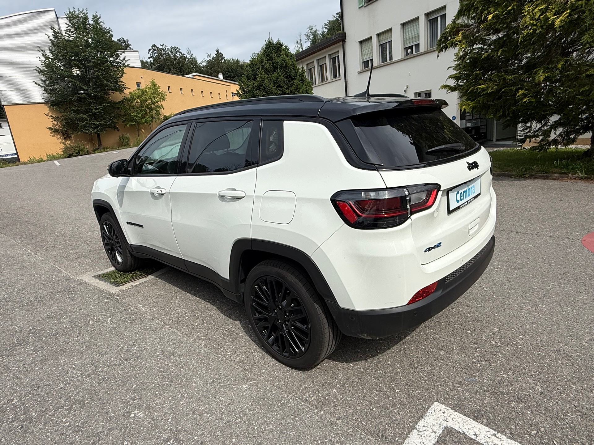JEEP Compass 1.3 T PHEV Swiss Limited Sky AWD-image-3