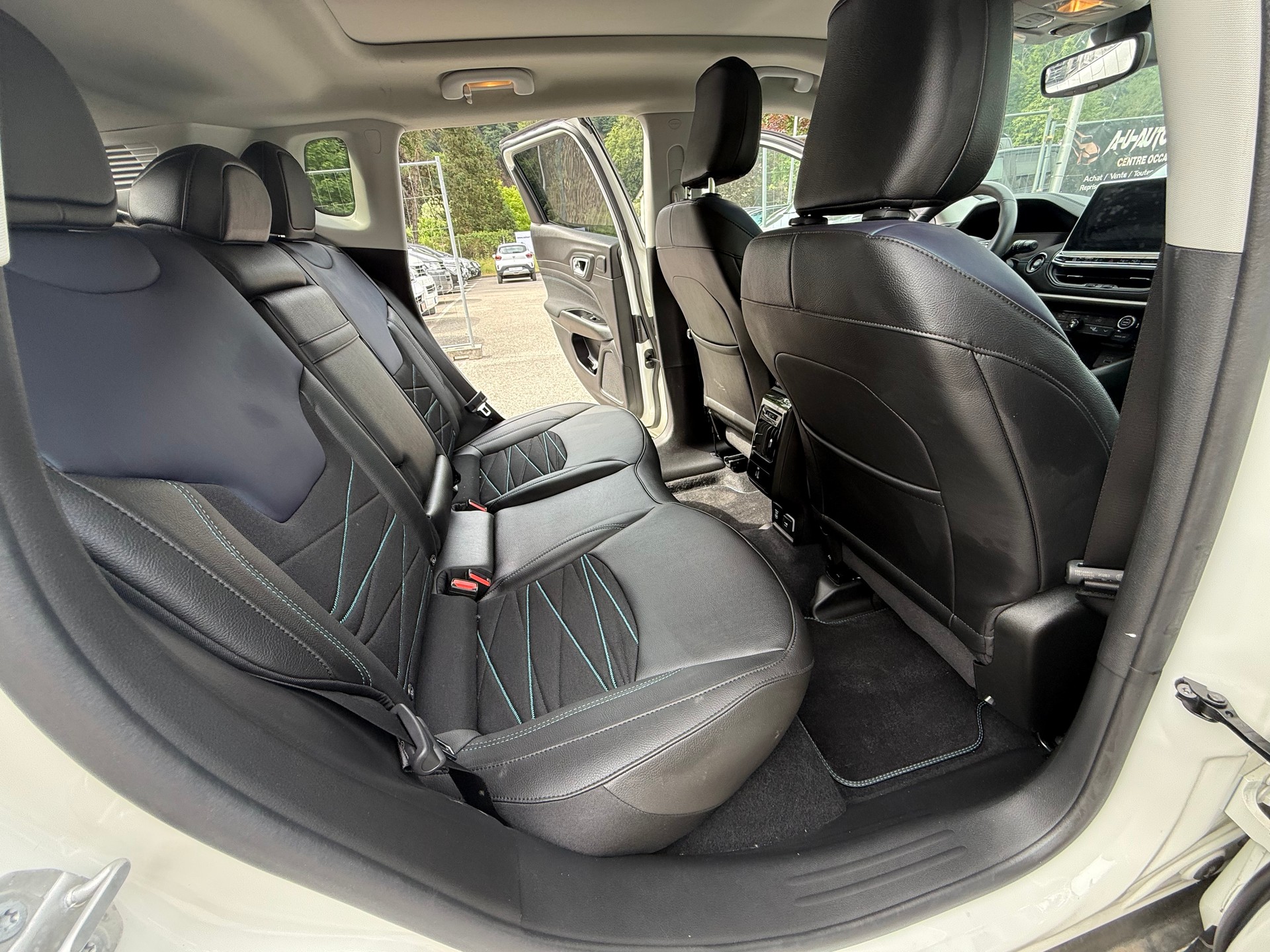 JEEP Compass 1.3 T PHEV Swiss Limited Sky AWD-image-11
