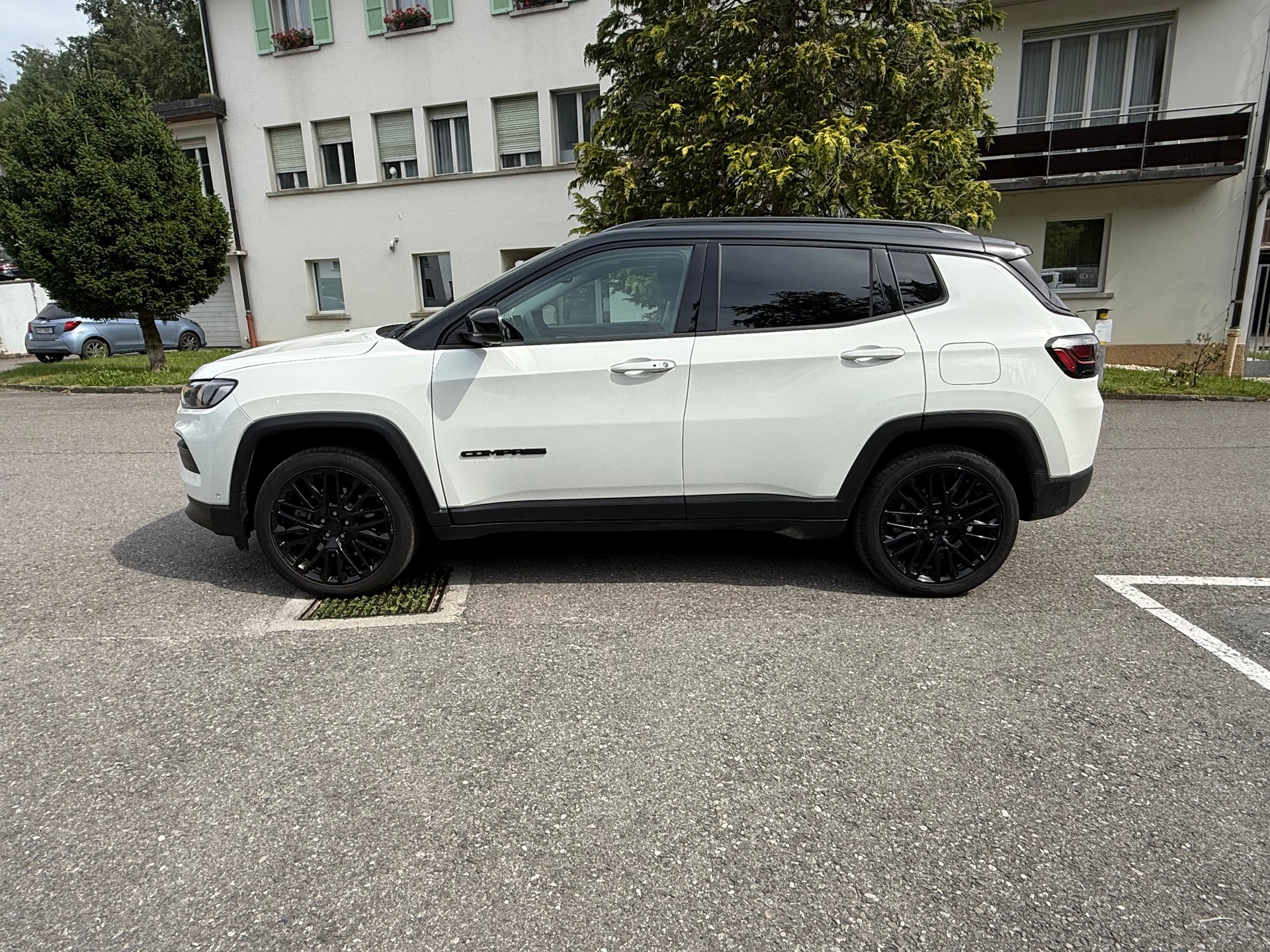 JEEP Compass 1.3 T PHEV Swiss Limited Sky AWD-image-2