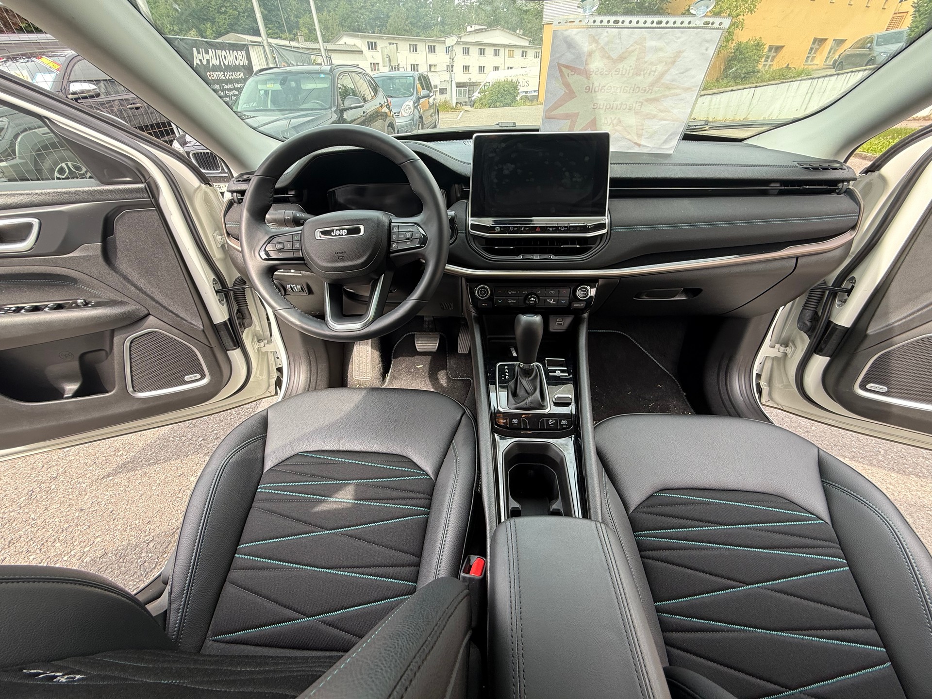 JEEP Compass 1.3 T PHEV Swiss Limited Sky AWD-image-23