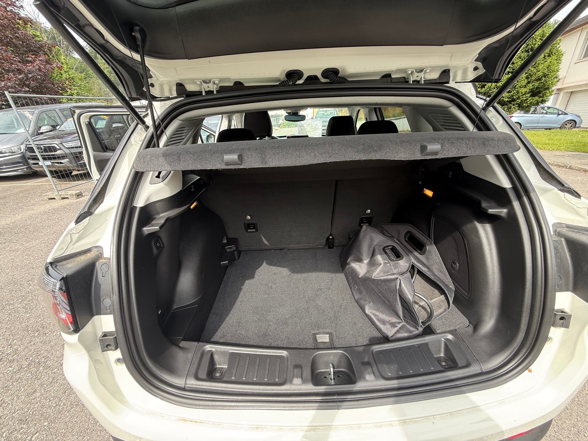 JEEP Compass 1.3 T PHEV Swiss Limited Sky AWD-image-10