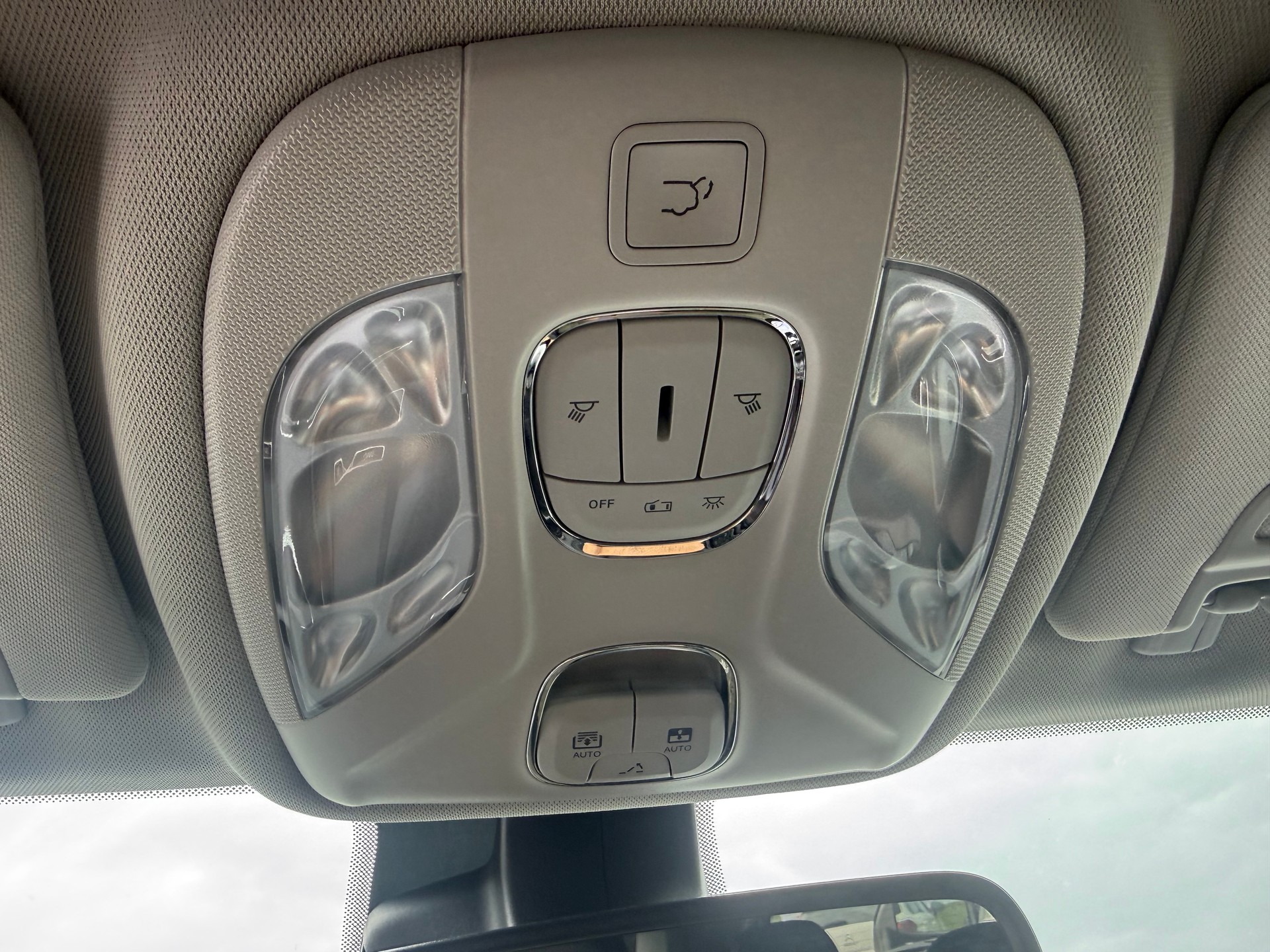 JEEP Compass 1.3 T PHEV Swiss Limited Sky AWD-image-28