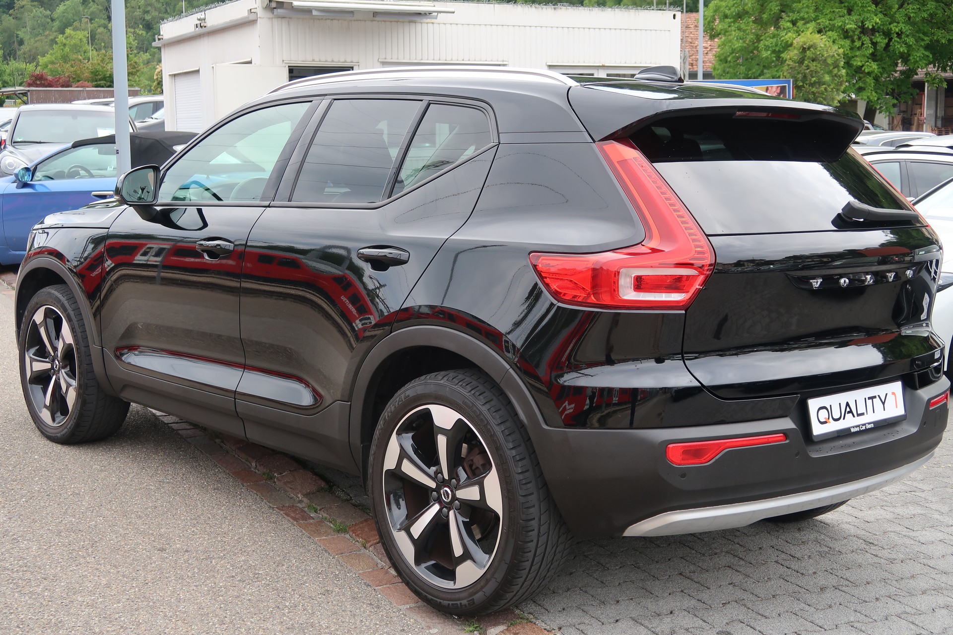 VOLVO XC40 D3 AWD Momentum-image-5
