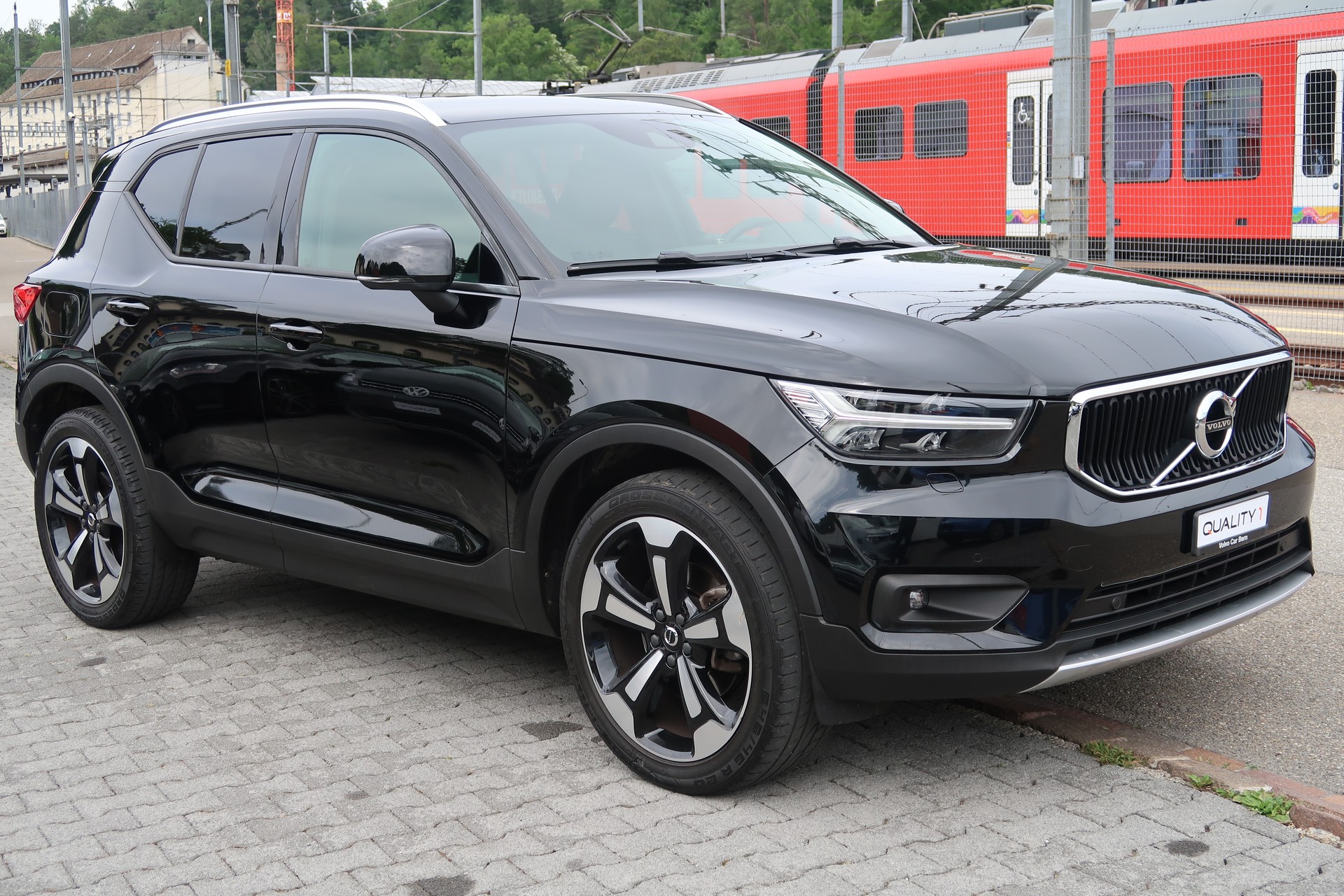 VOLVO XC40 D3 AWD Momentum-image-2