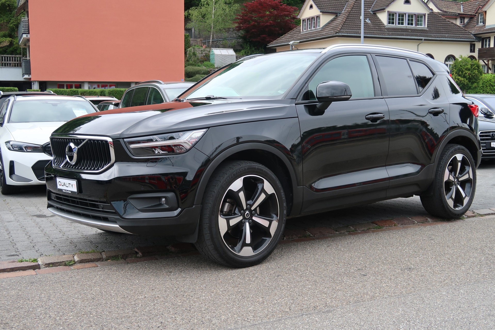 VOLVO XC40 D3 AWD Momentum-image-0