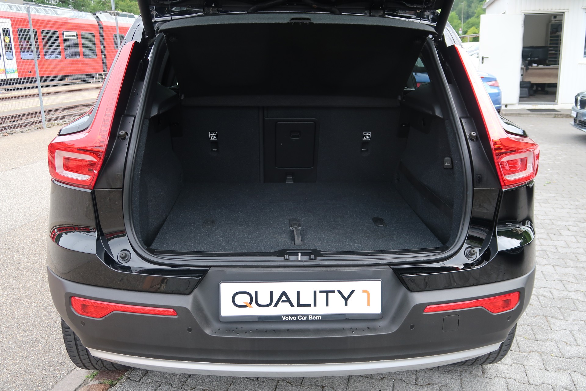 VOLVO XC40 D3 AWD Momentum-image-15
