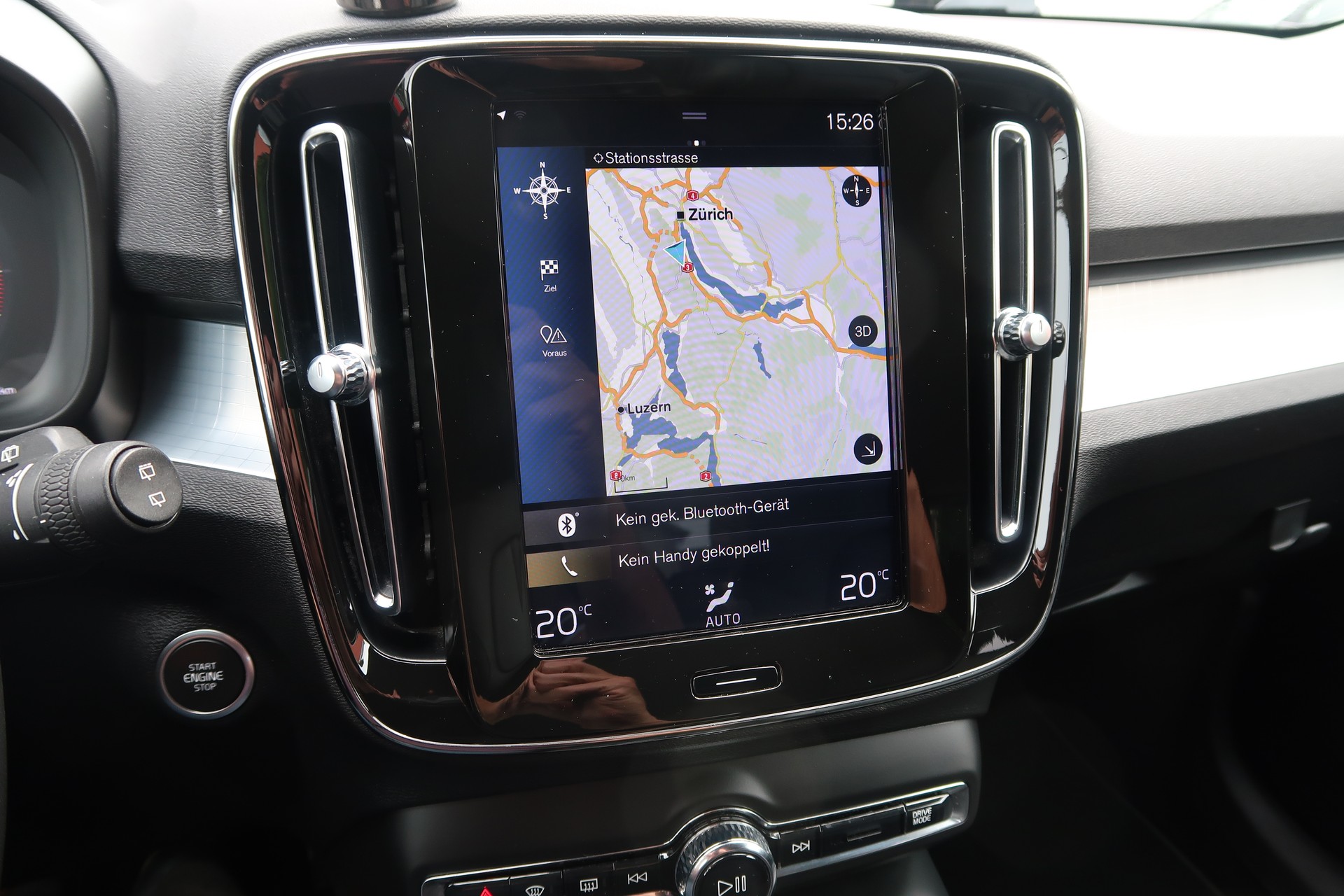 VOLVO XC40 D3 AWD Momentum-image-10