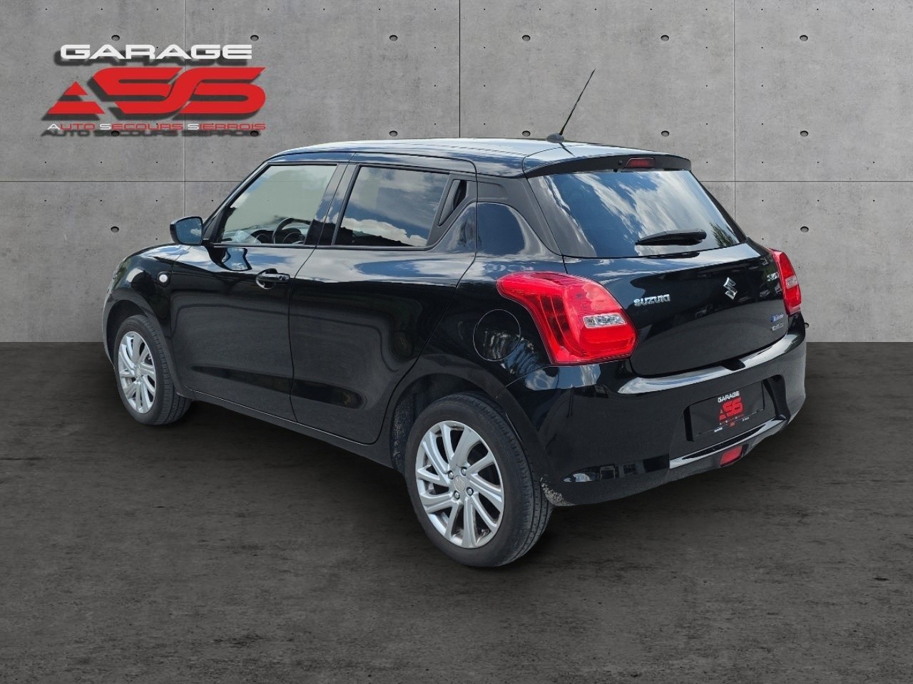 SUZUKI Swift 1.2 Compact Top 4x4 Hybrid-image-3