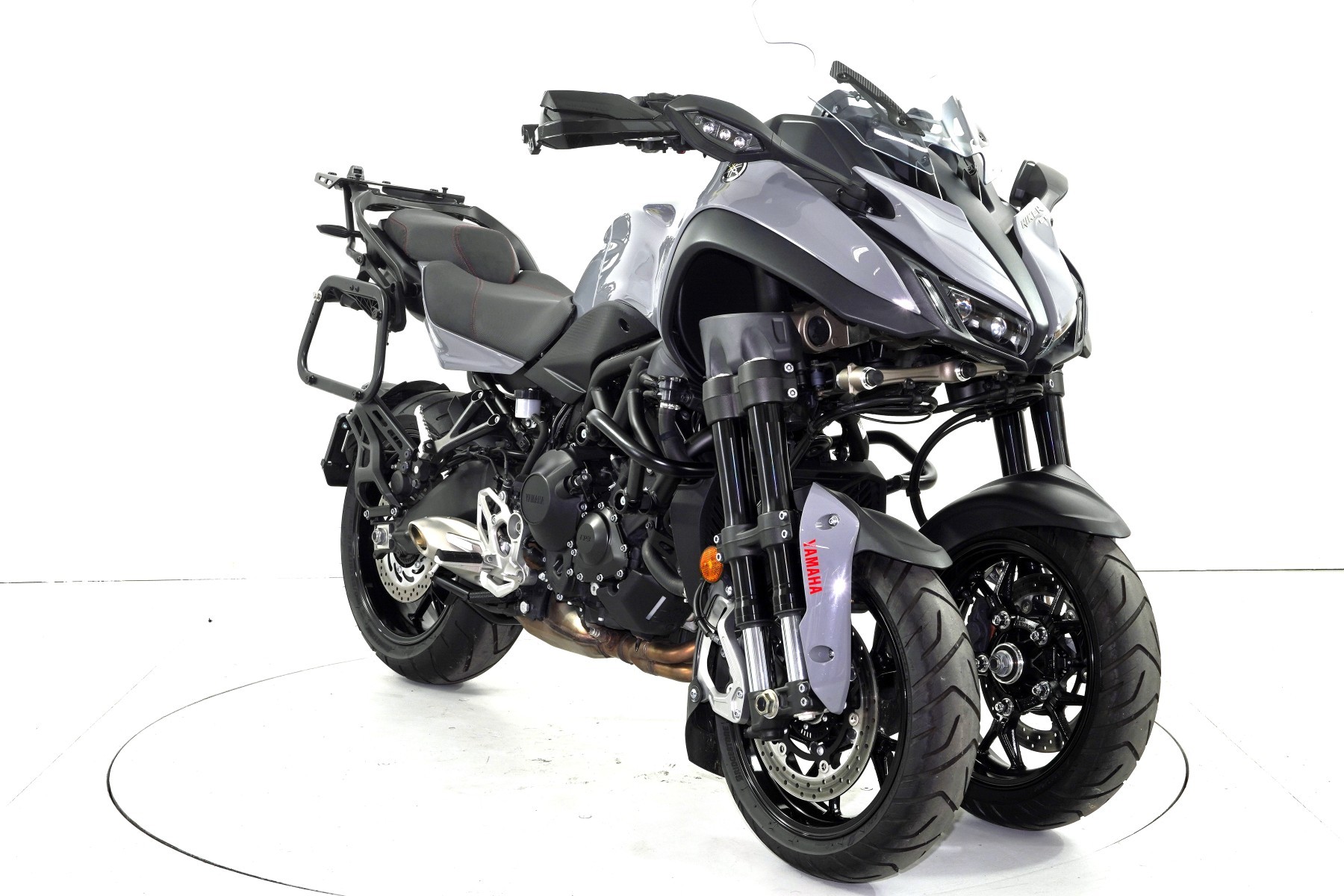 YAMAHA Niken GT ABS-showroom-element-1