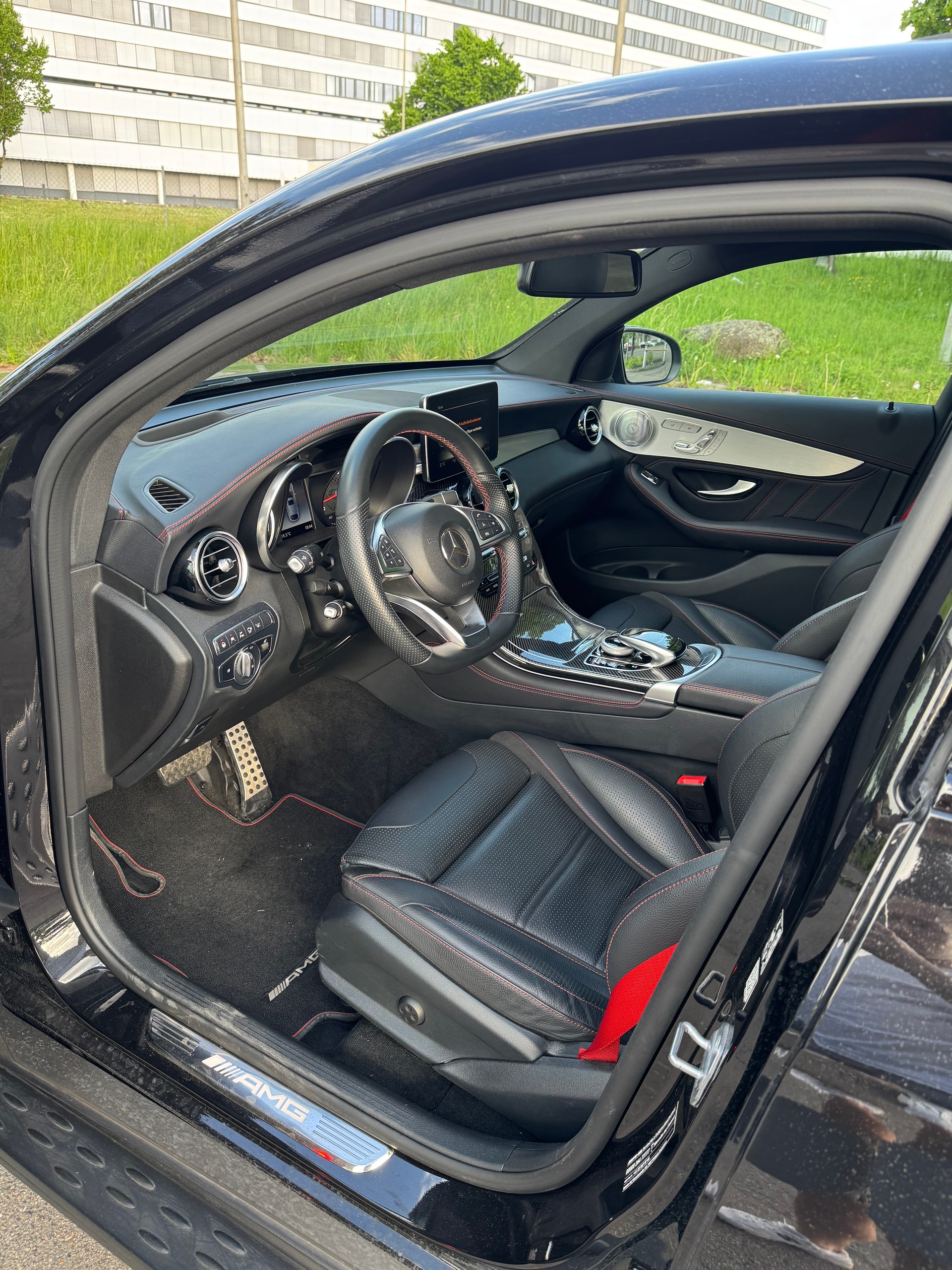 MERCEDES-BENZ GLC 43 AMG 4m-image-4