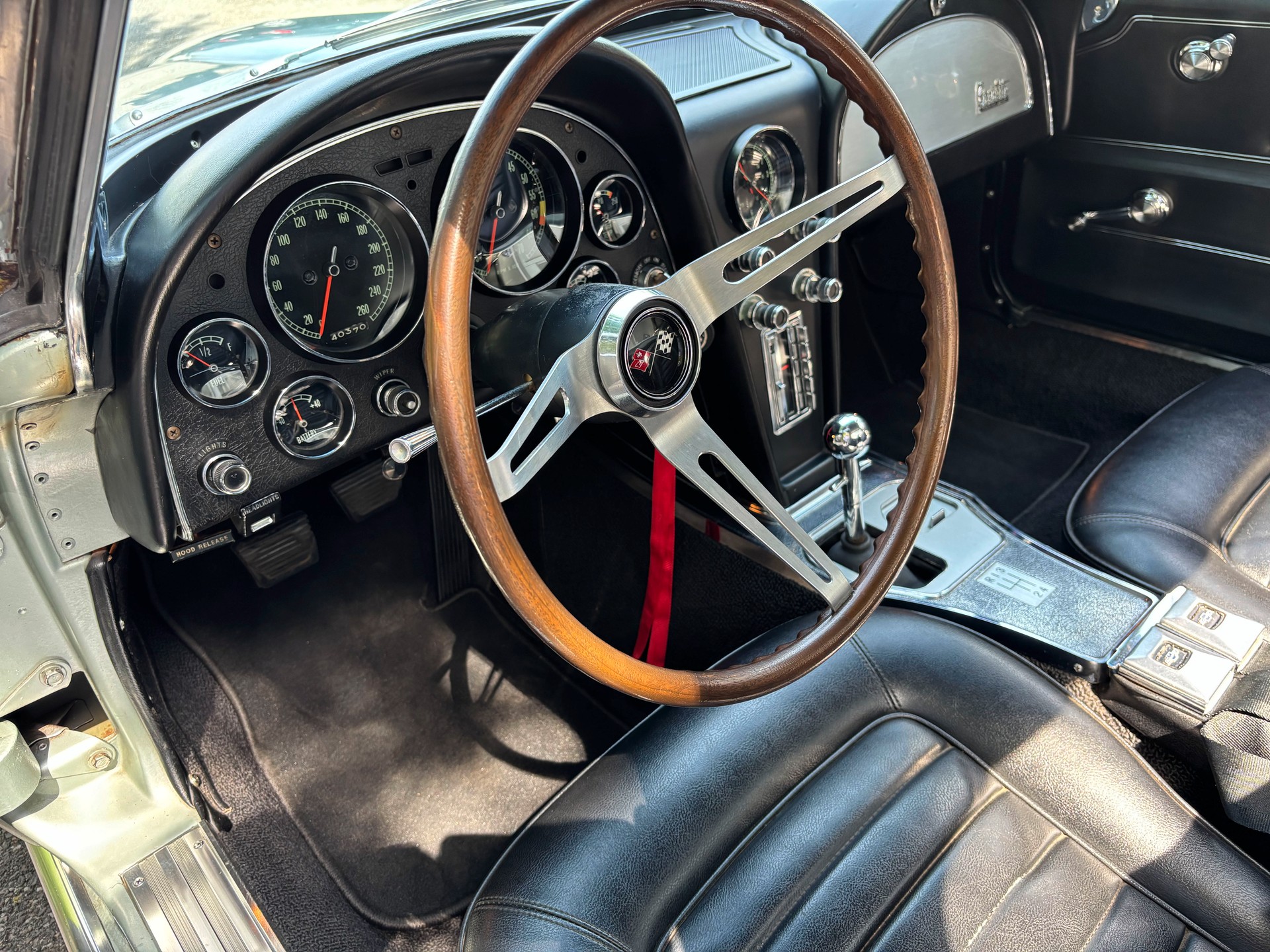 CHEVROLET C2 Sting Ray-image-4