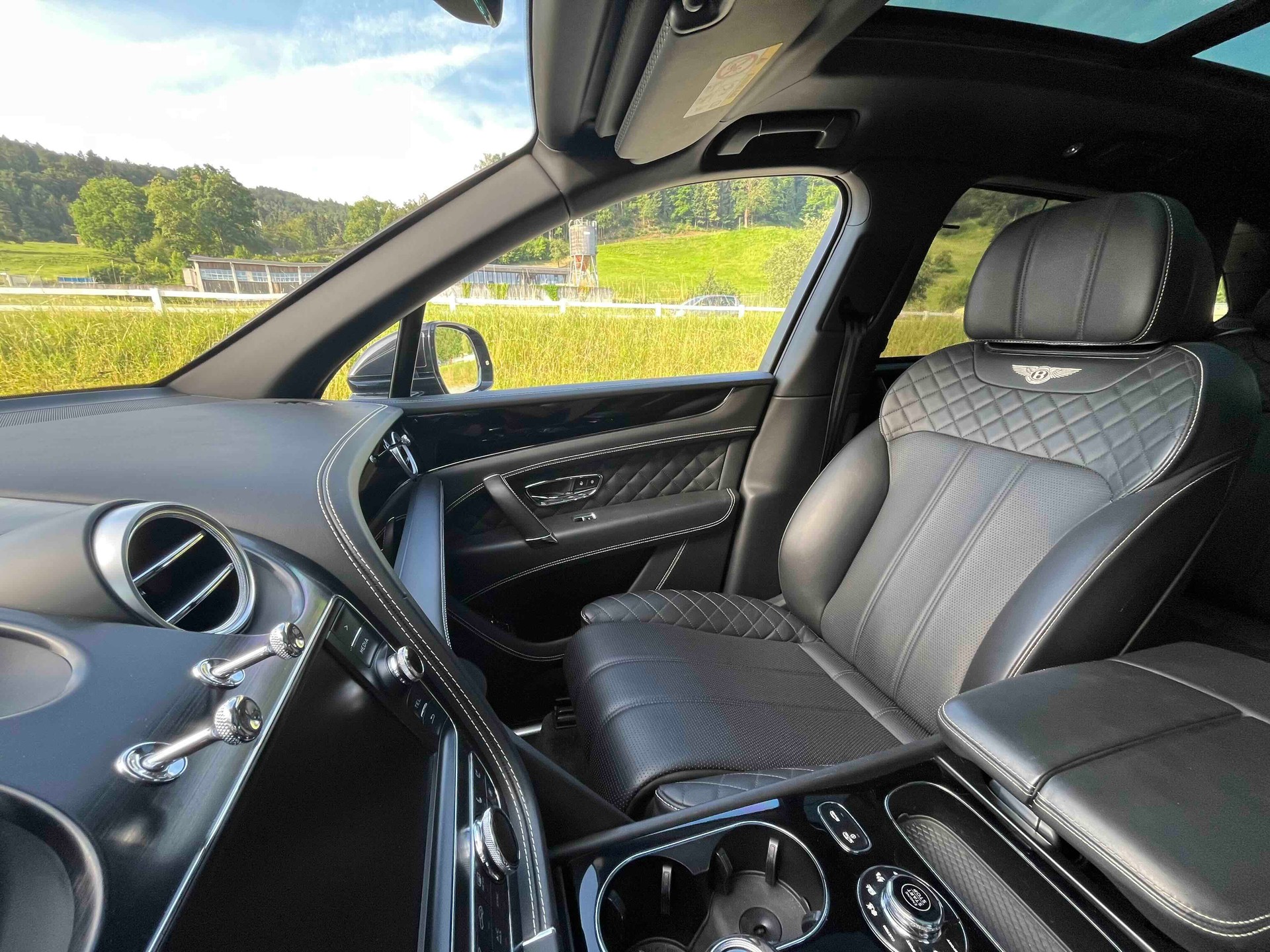 BENTLEY Bentayga W12-image-9