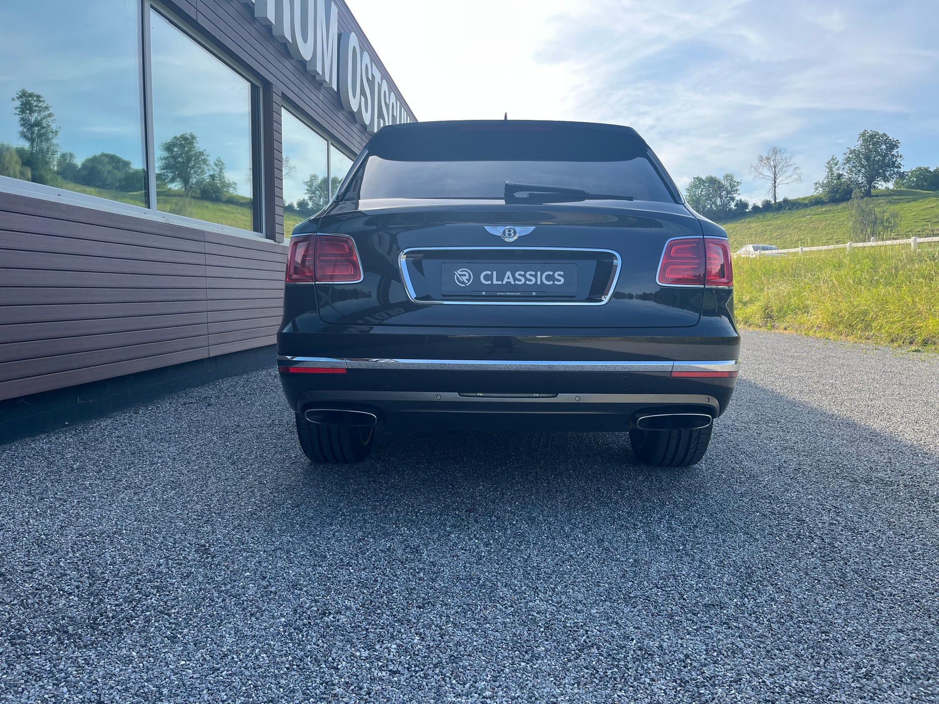 BENTLEY Bentayga W12-image-2