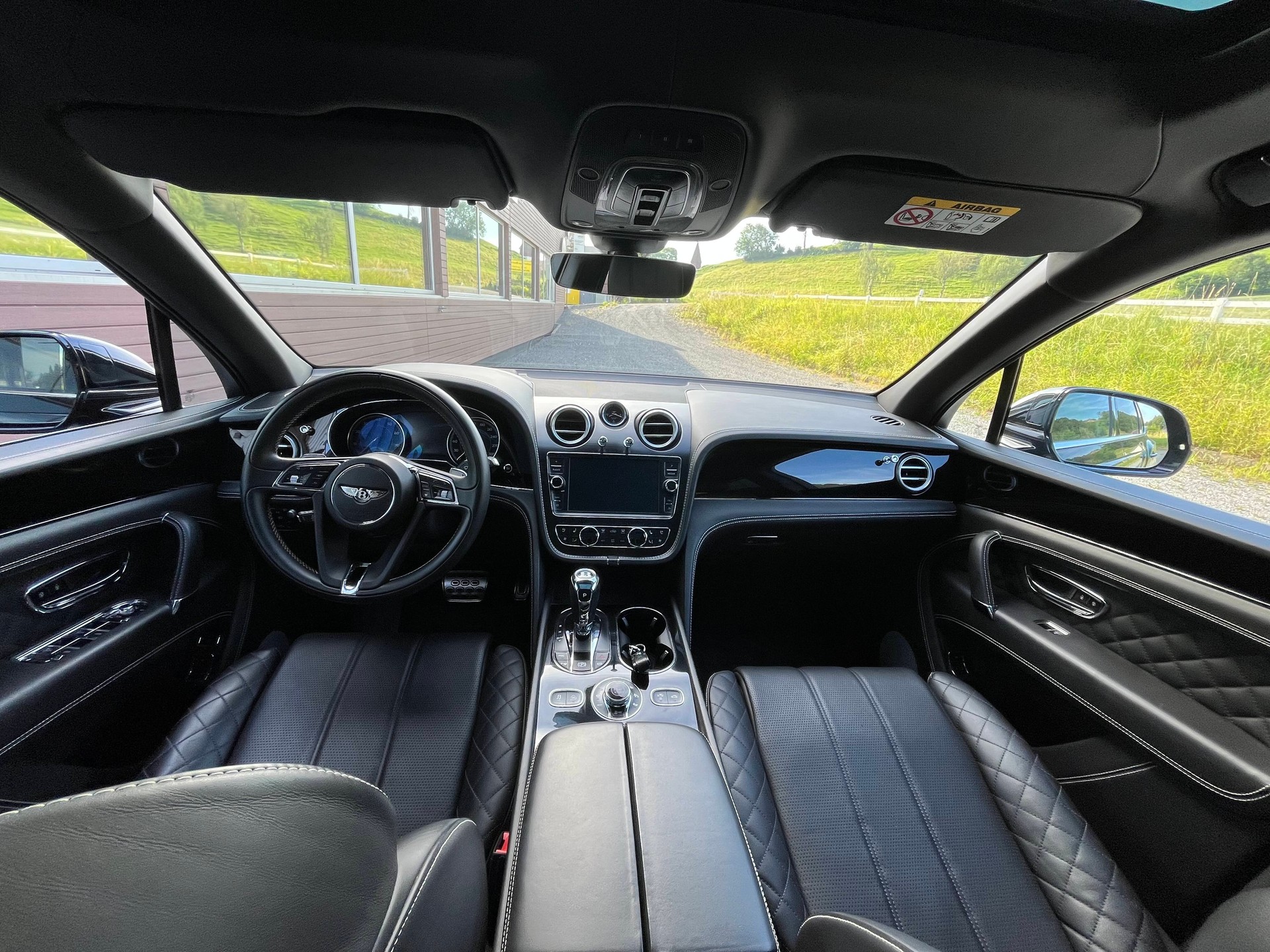 BENTLEY Bentayga W12-image-11