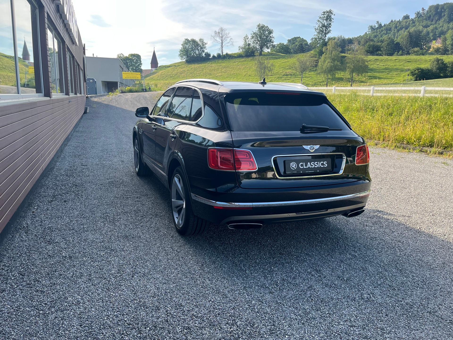 BENTLEY Bentayga W12-image-5