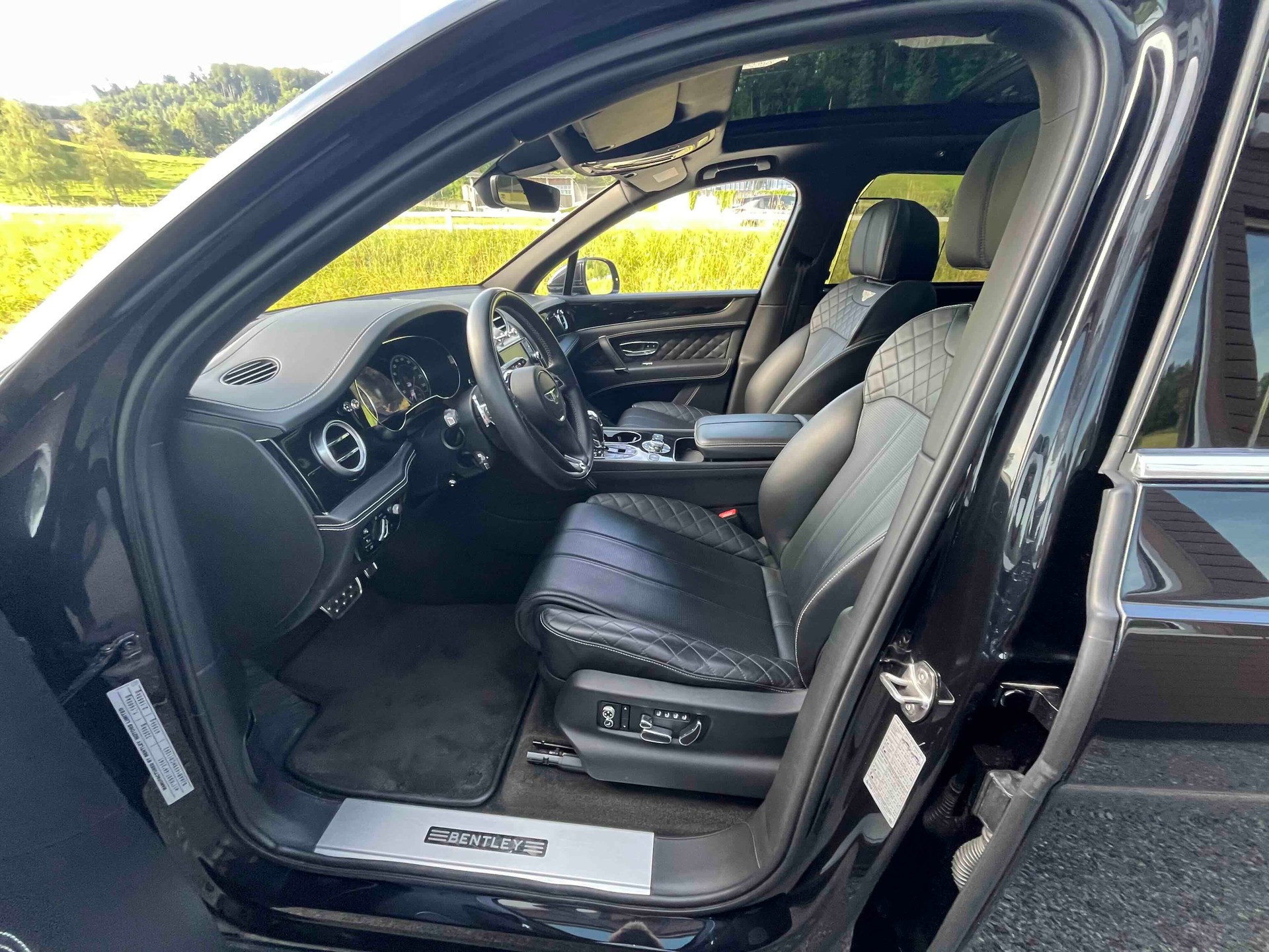 BENTLEY Bentayga W12-image-7