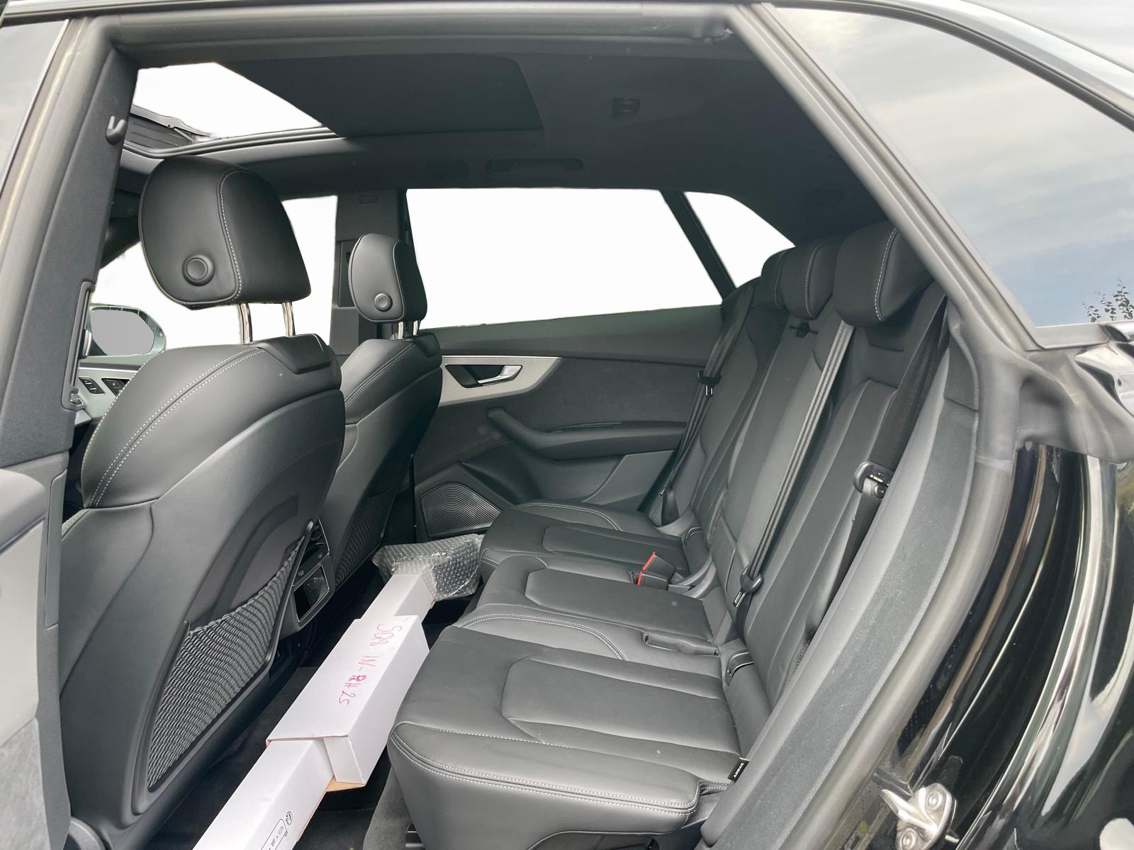 AUDI SQ8 SUV TFSI quattro tiptronic-image-6