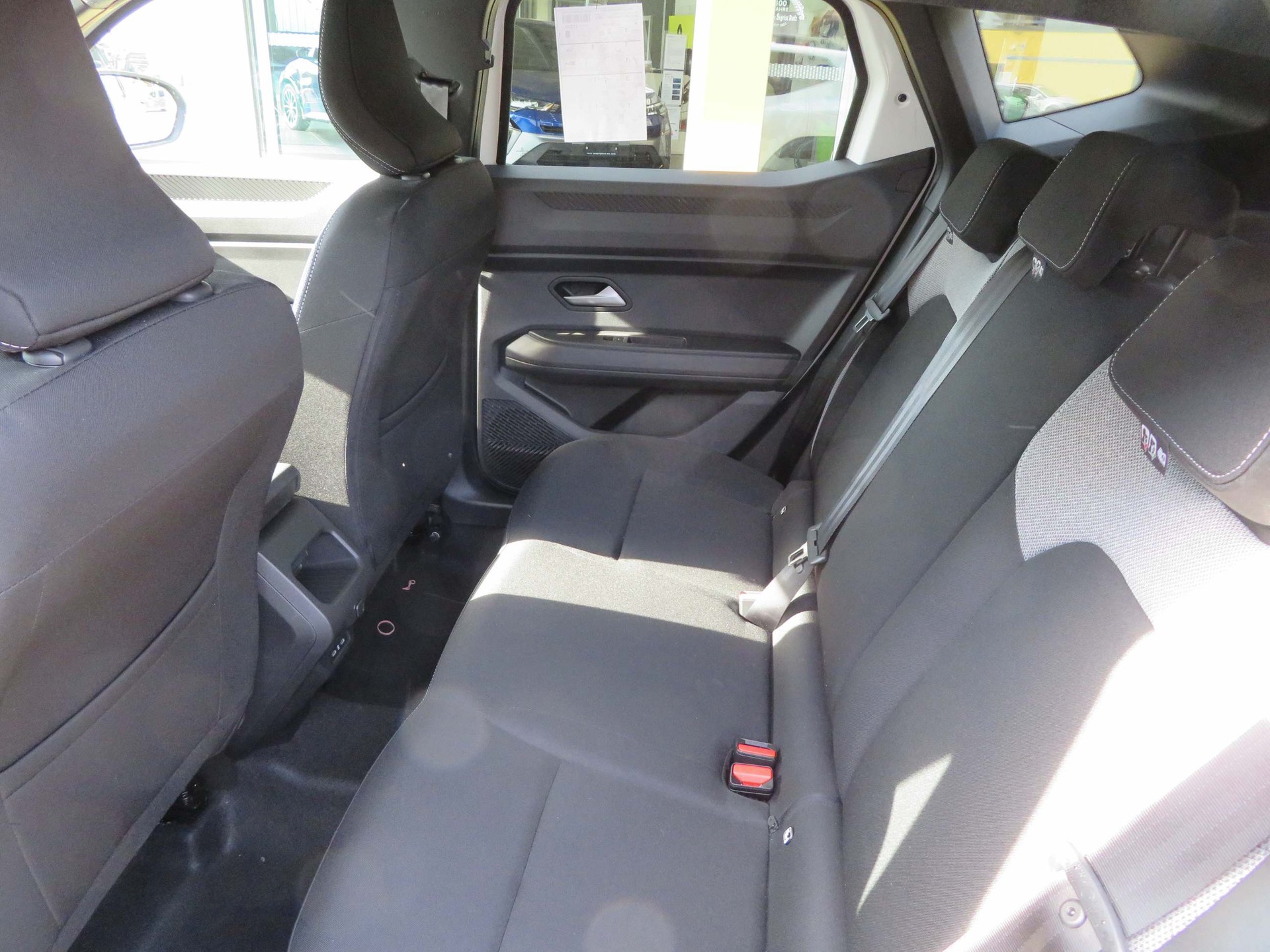 DACIA Duster 1.8 Hybrid Journey-image-11