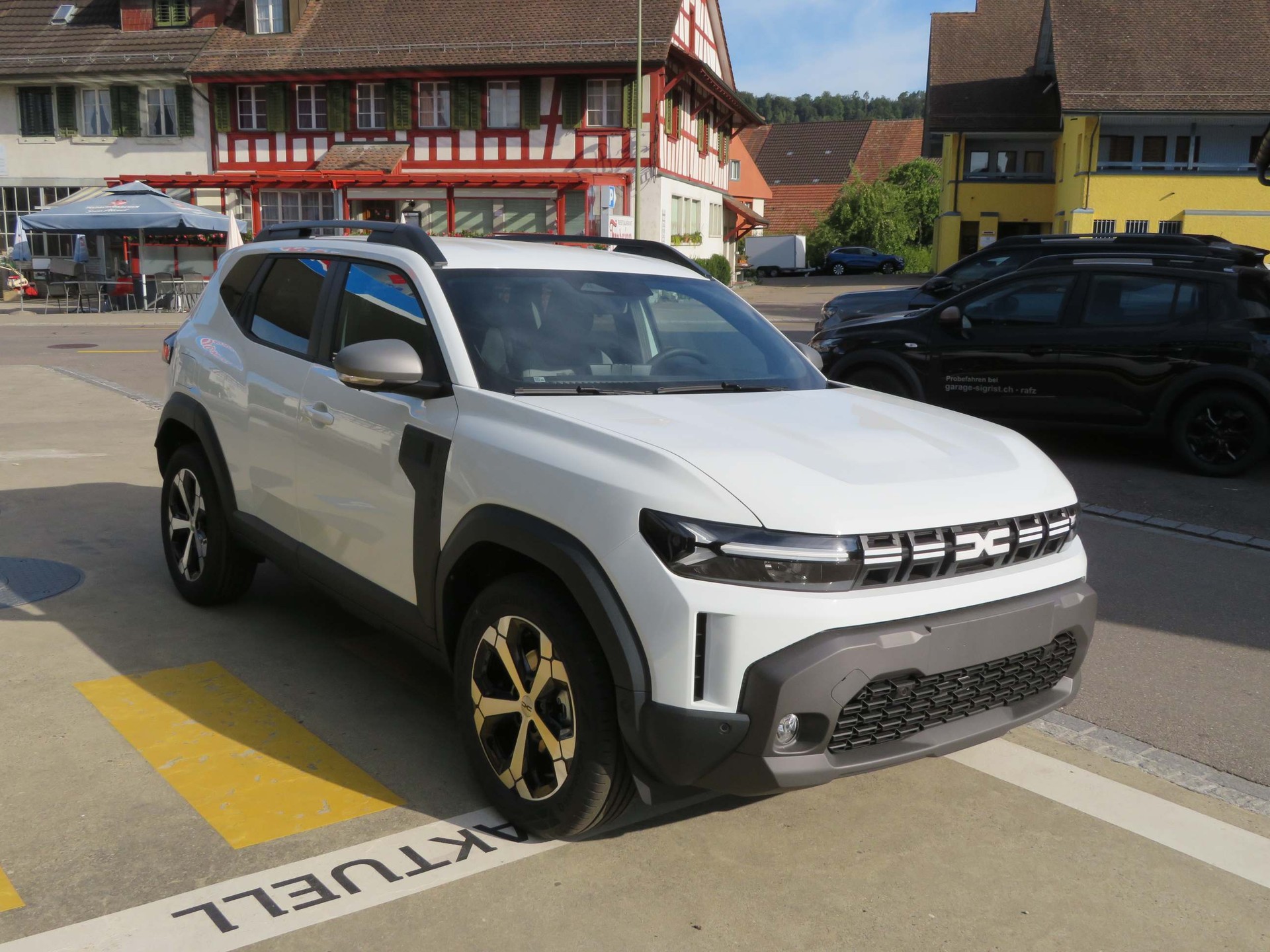 DACIA Duster 1.8 Hybrid Journey-showroom-element-3