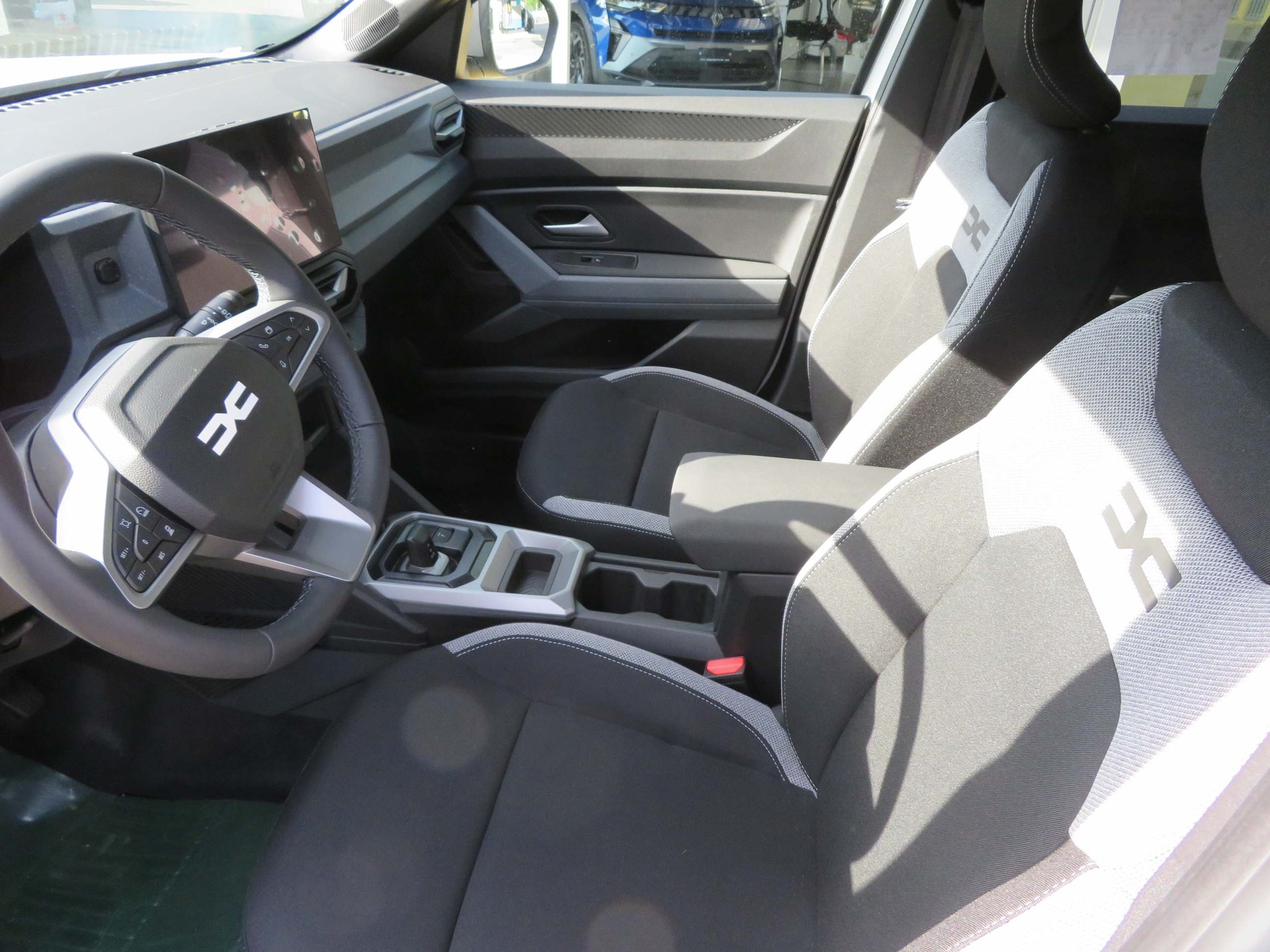 DACIA Duster 1.8 Hybrid Journey-image-8