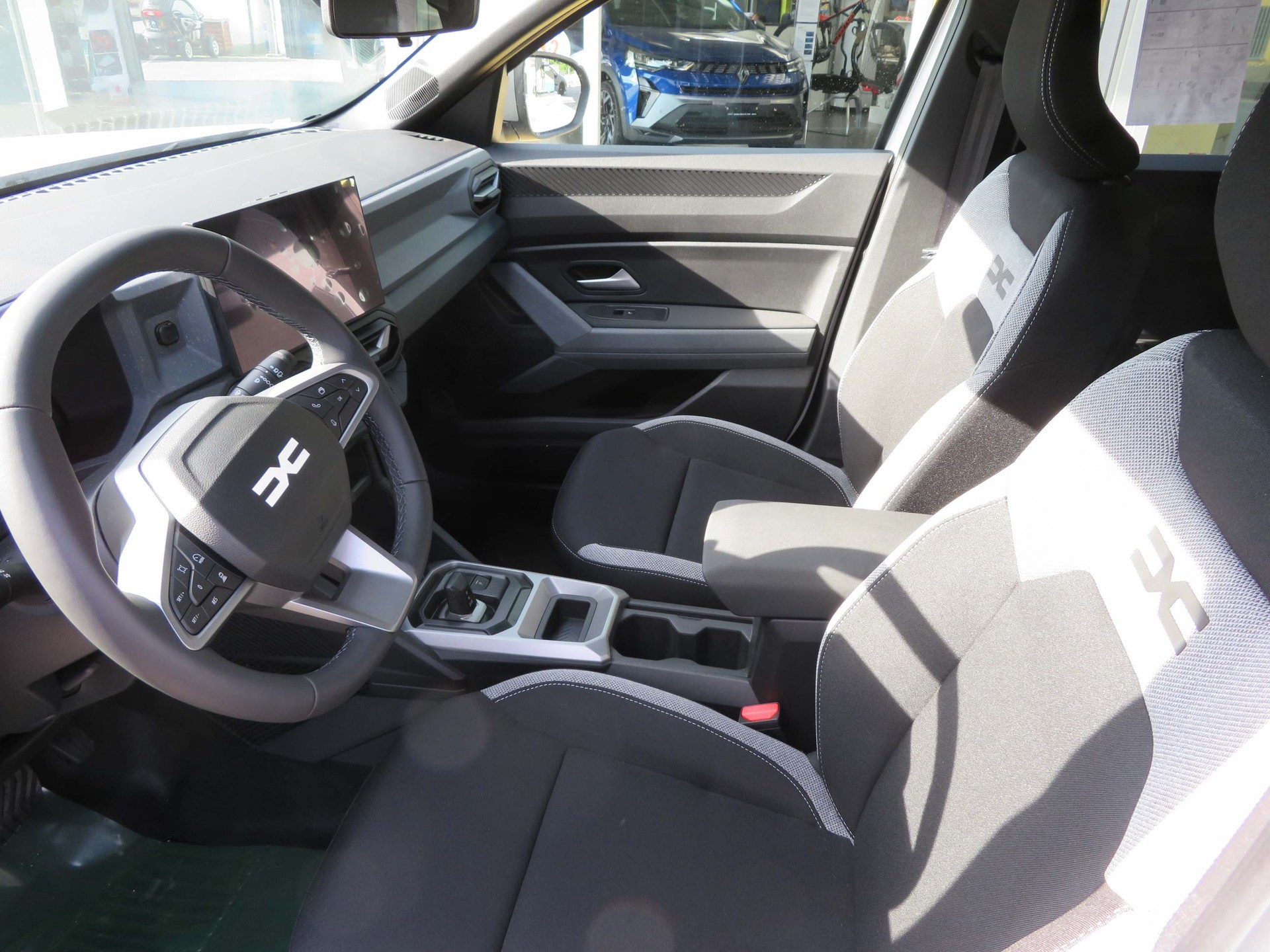 DACIA Duster 1.8 Hybrid Journey-image-9
