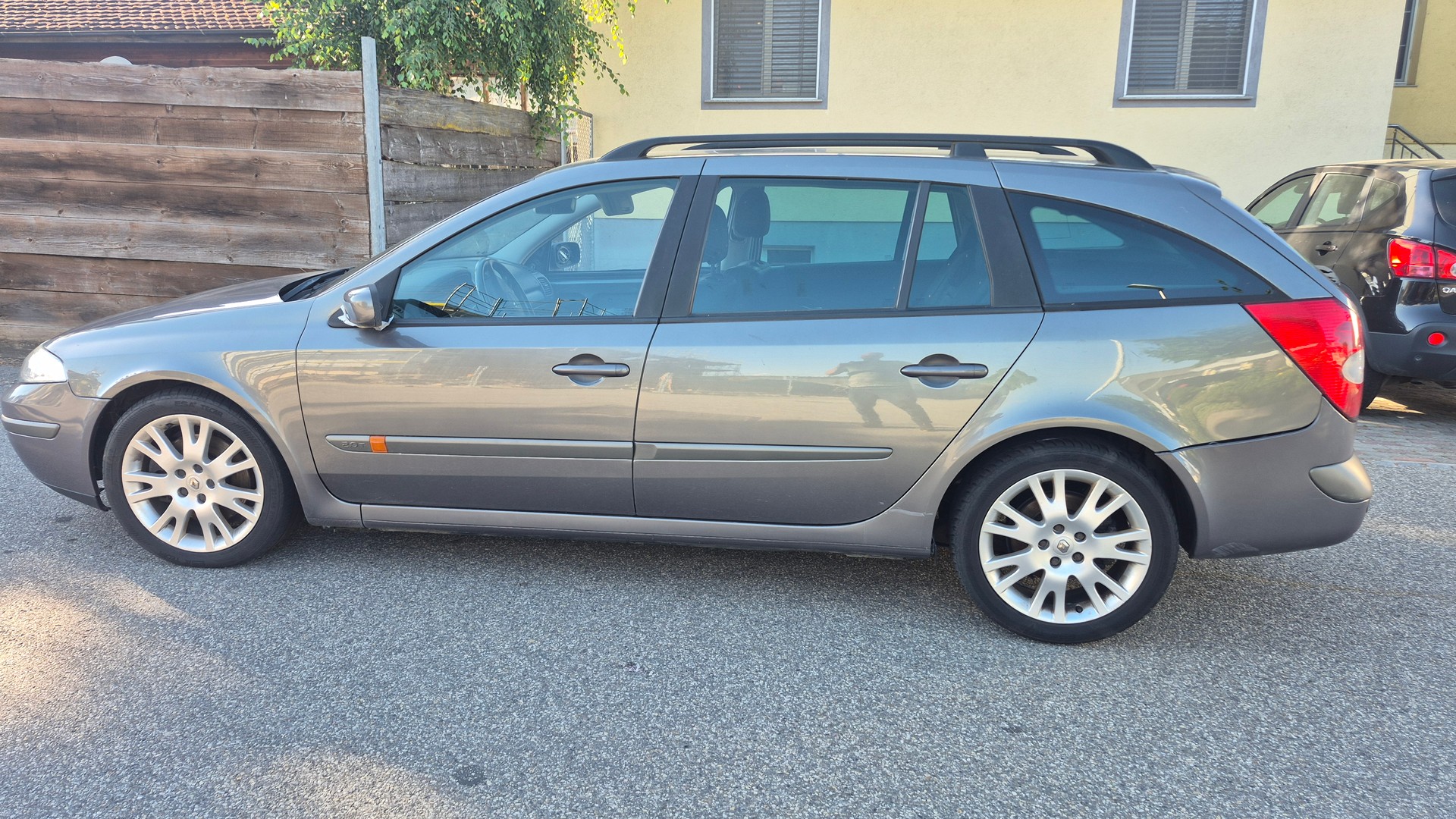 RENAULT Laguna Grandtour 2.0 16V T Dynamique-image-7