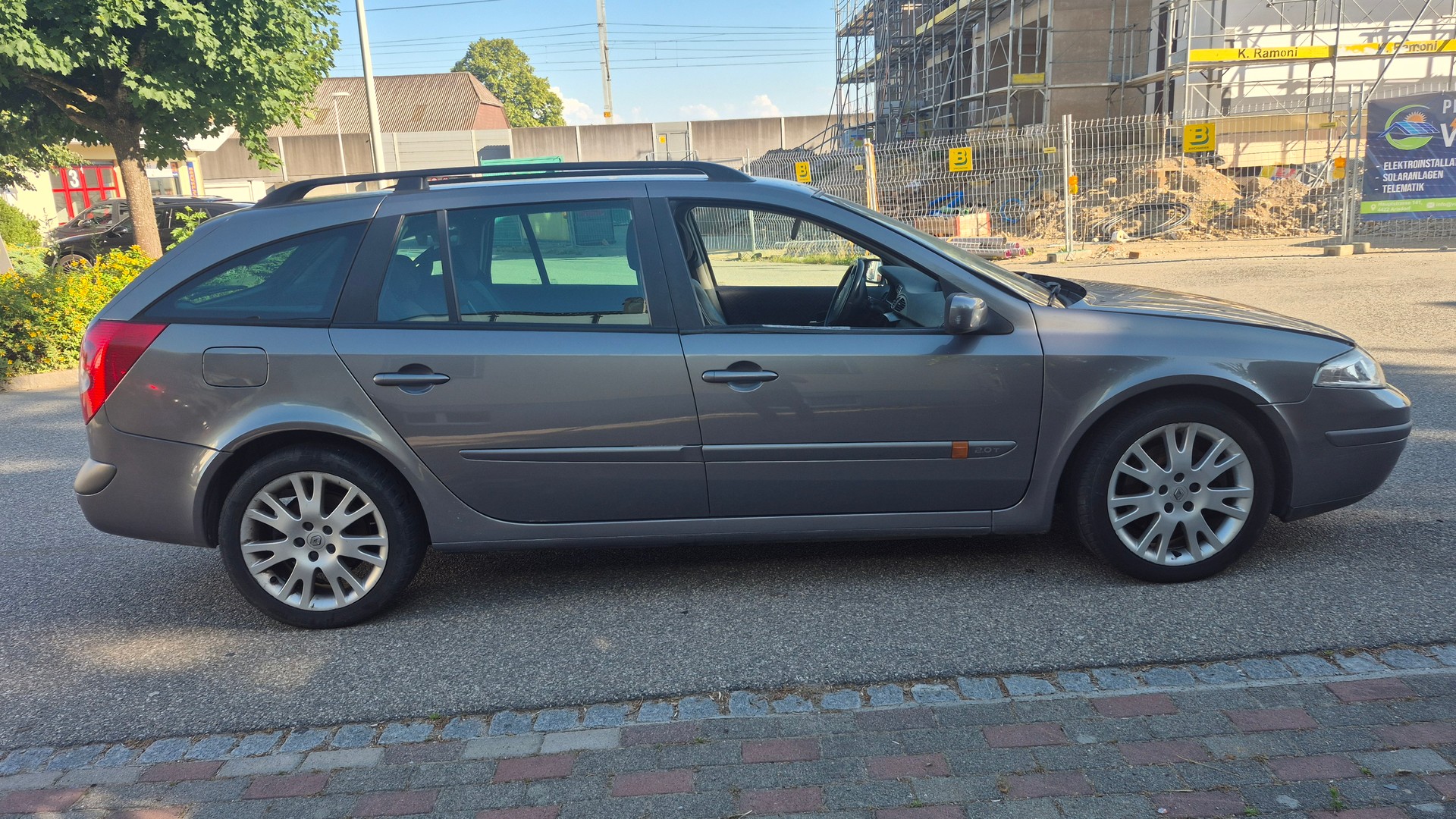 RENAULT Laguna Grandtour 2.0 16V T Dynamique-image-3
