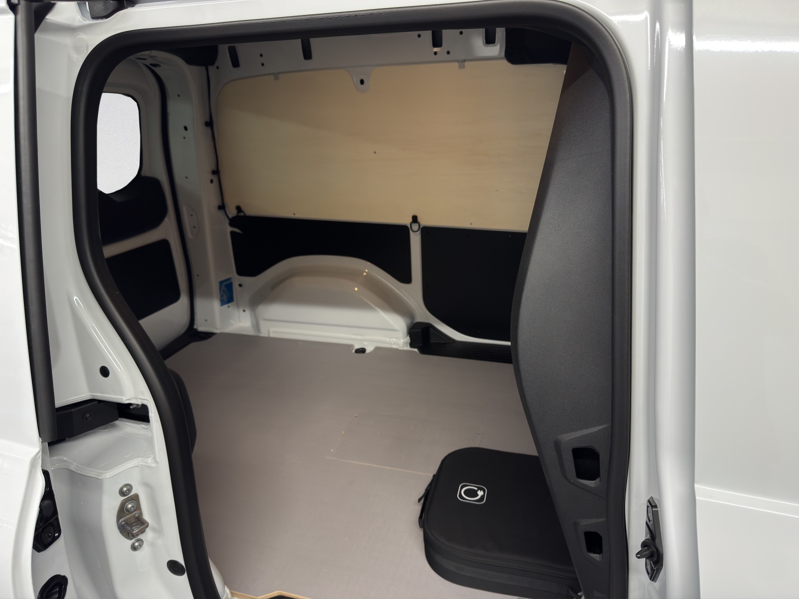 MERCEDES-BENZ eCitan Kaw. Standard S Worker-image-13