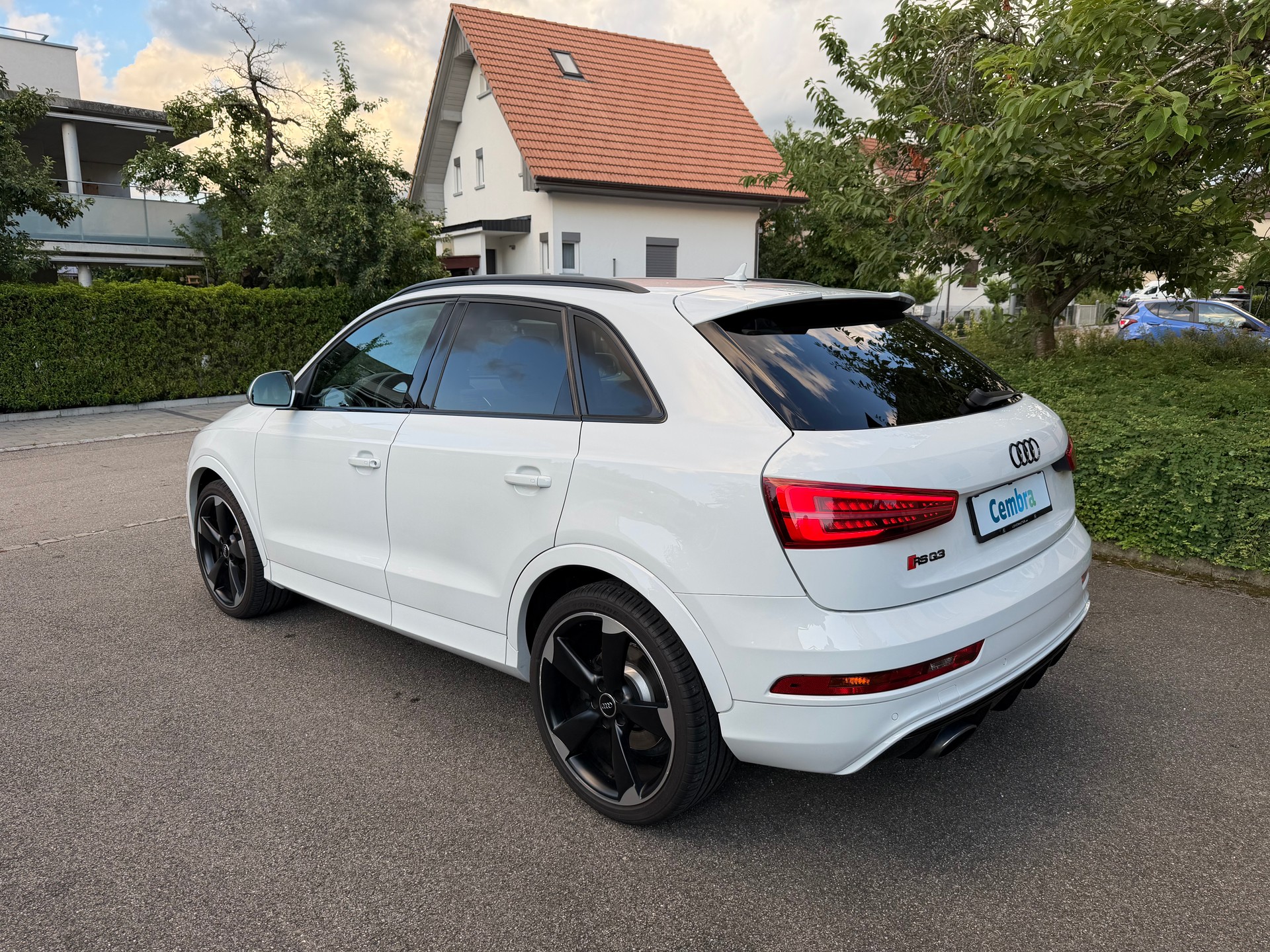 AUDI RS Q3 2.5 TFSI quattro S-tronic-image-6