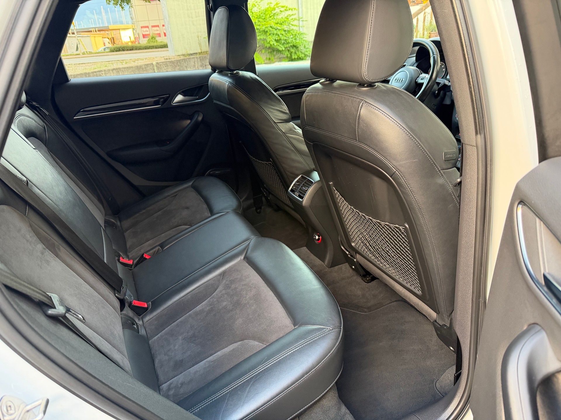 AUDI RS Q3 2.5 TFSI quattro S-tronic-image-14