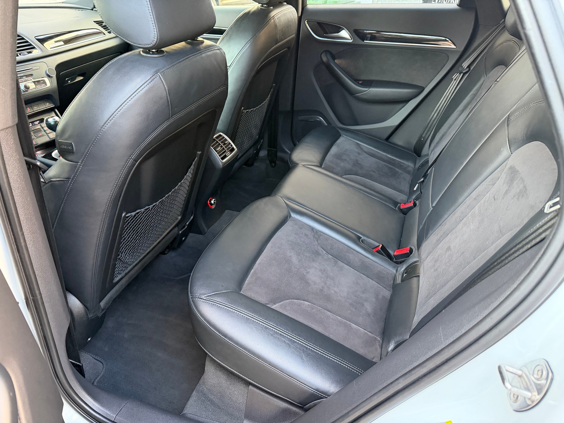 AUDI RS Q3 2.5 TFSI quattro S-tronic-image-13