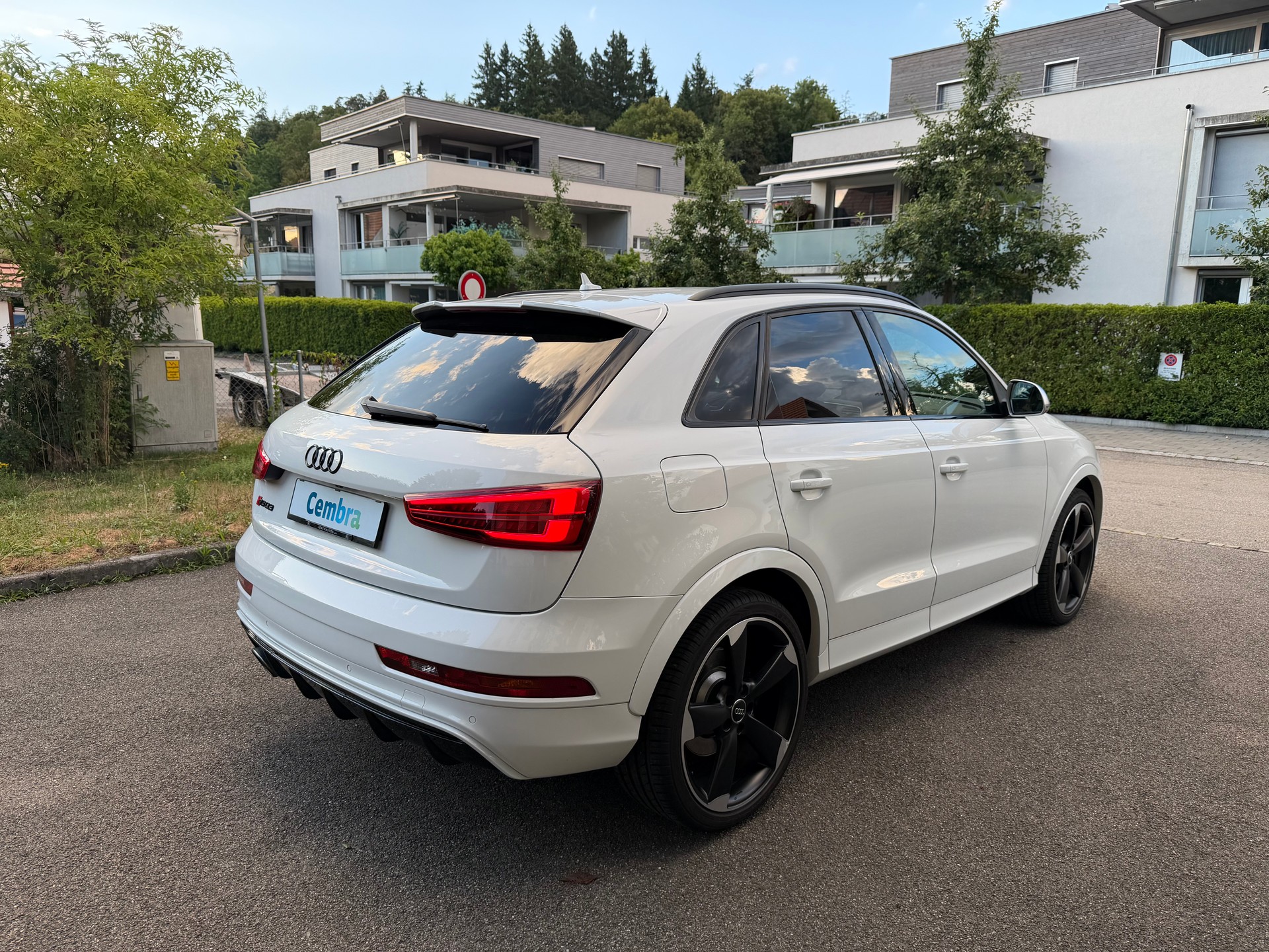 AUDI RS Q3 2.5 TFSI quattro S-tronic-image-4