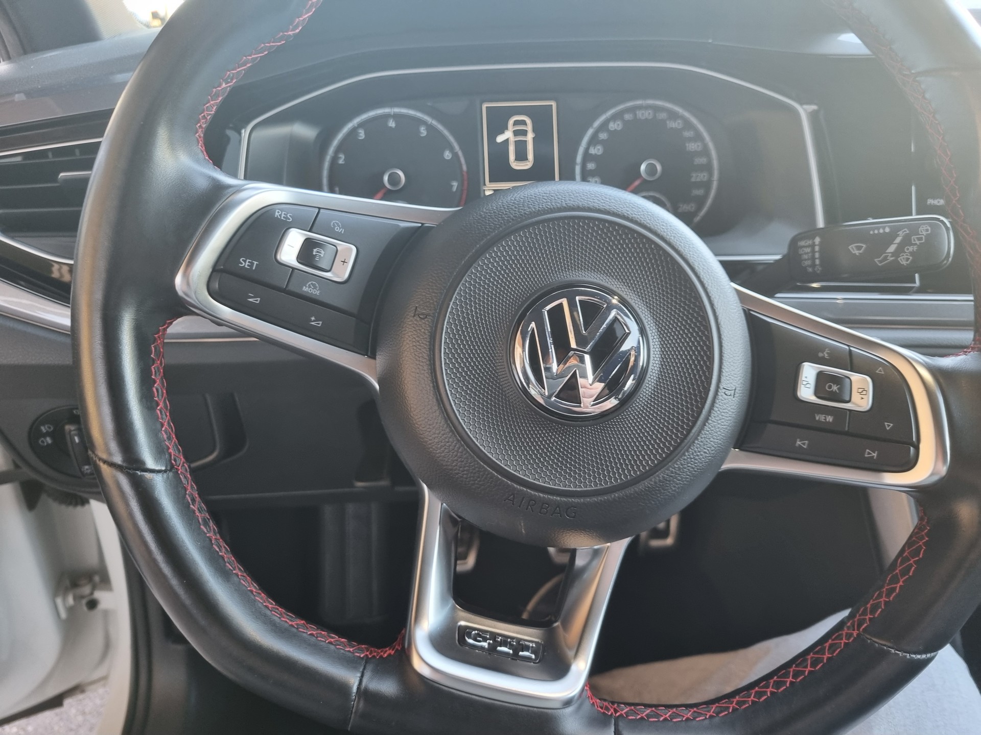VW Polo 2.0 TSI GTI-image-12