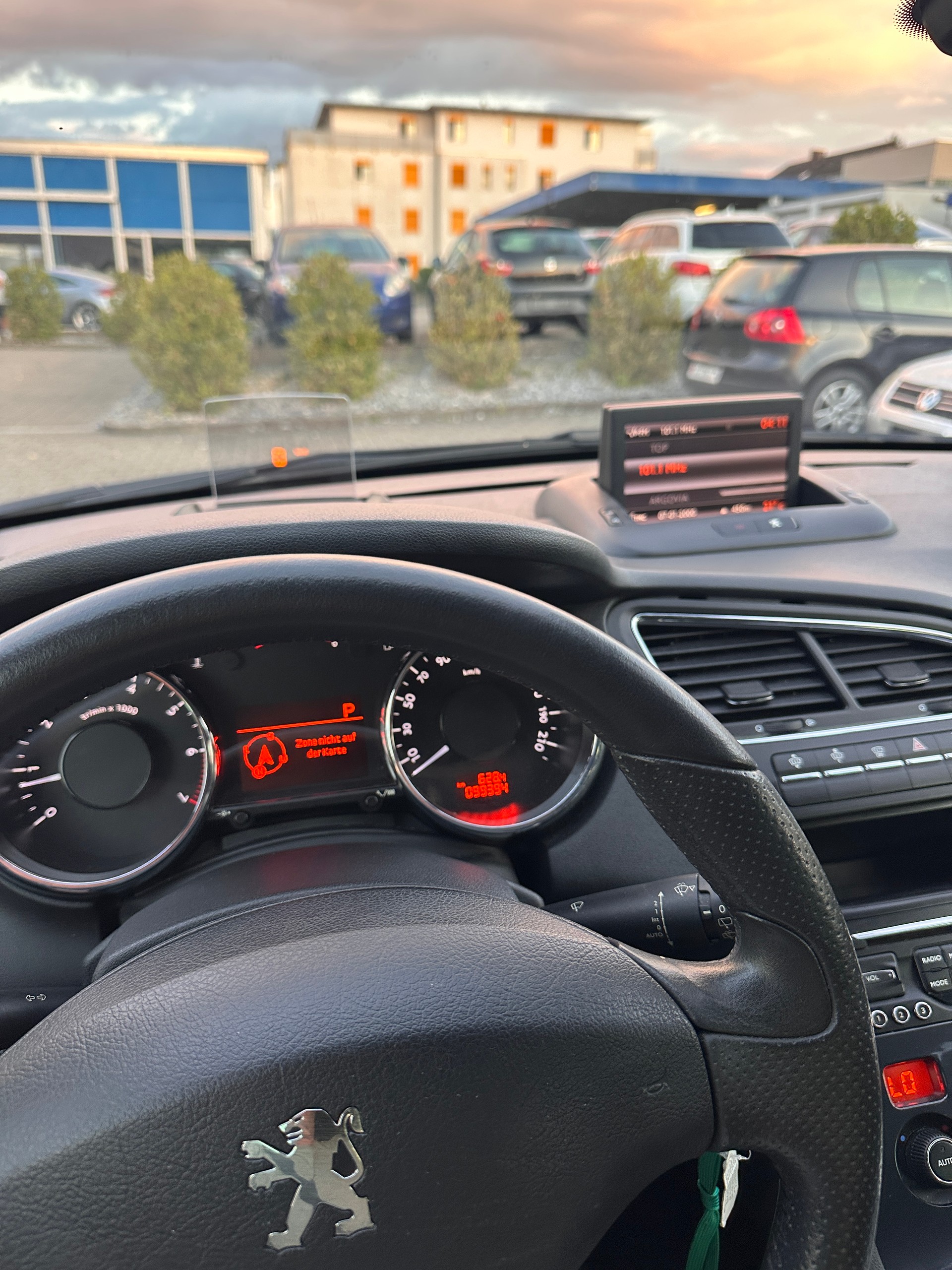 PEUGEOT 5008 1.6 16V T Allure-image-7