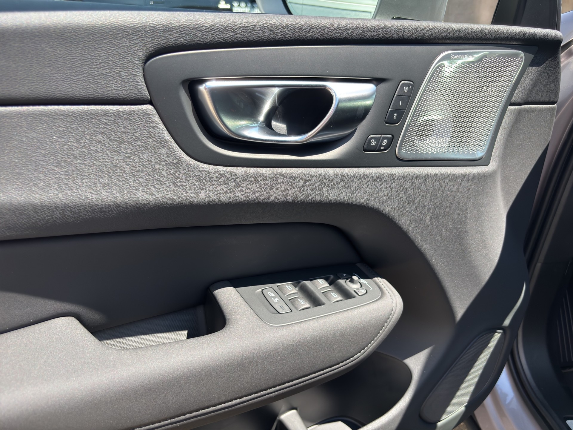 VOLVO XC60 T8 AWD Hybride rechargeable-image-17