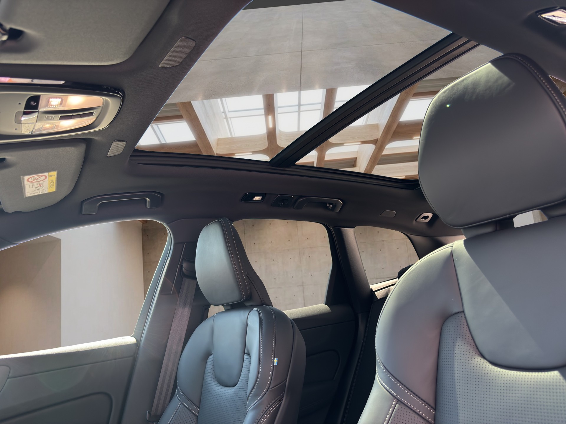 VOLVO XC60 T8 AWD Hybride rechargeable-image-14