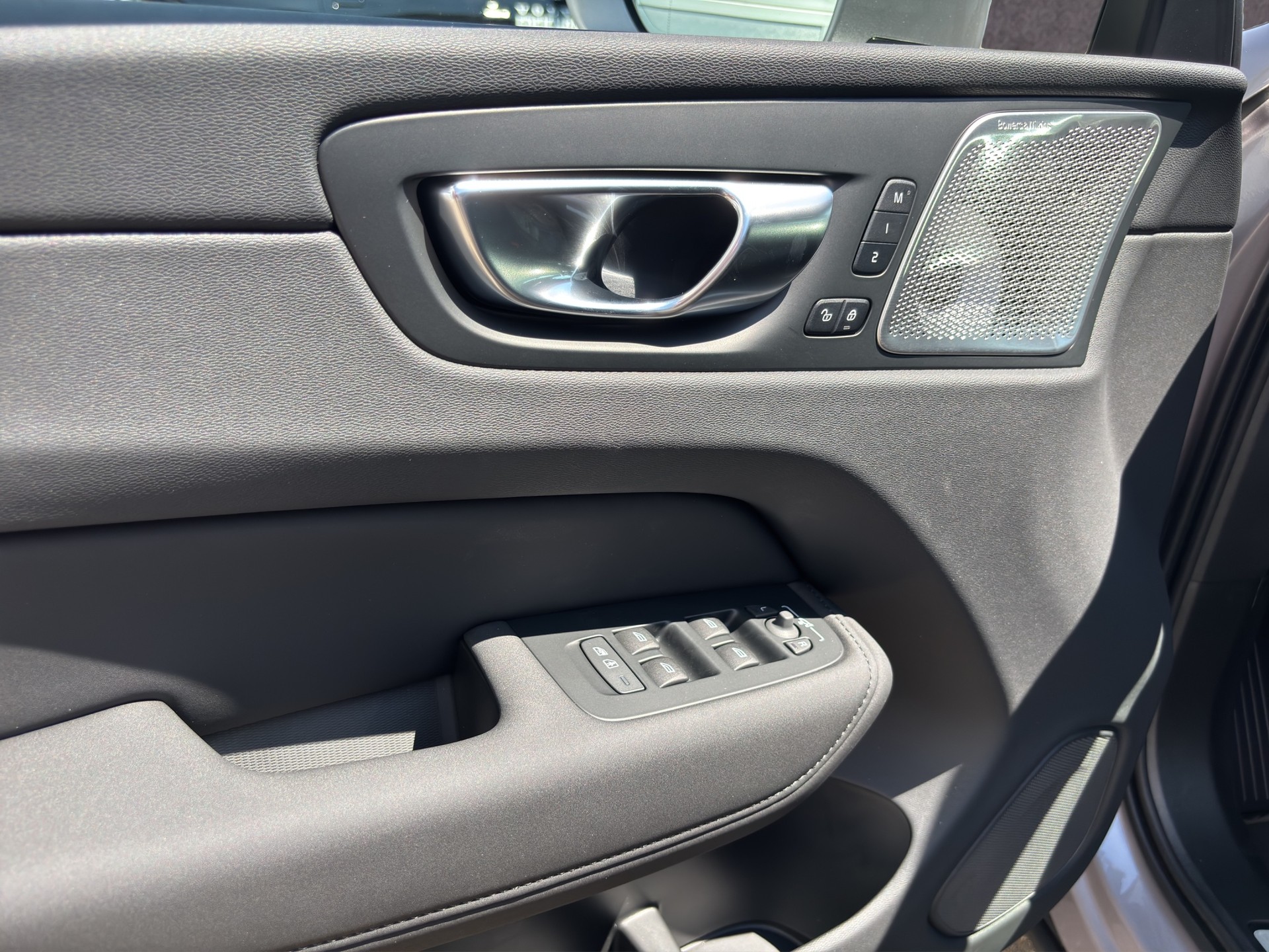 VOLVO XC60 T8 AWD Hybride rechargeable-image-8