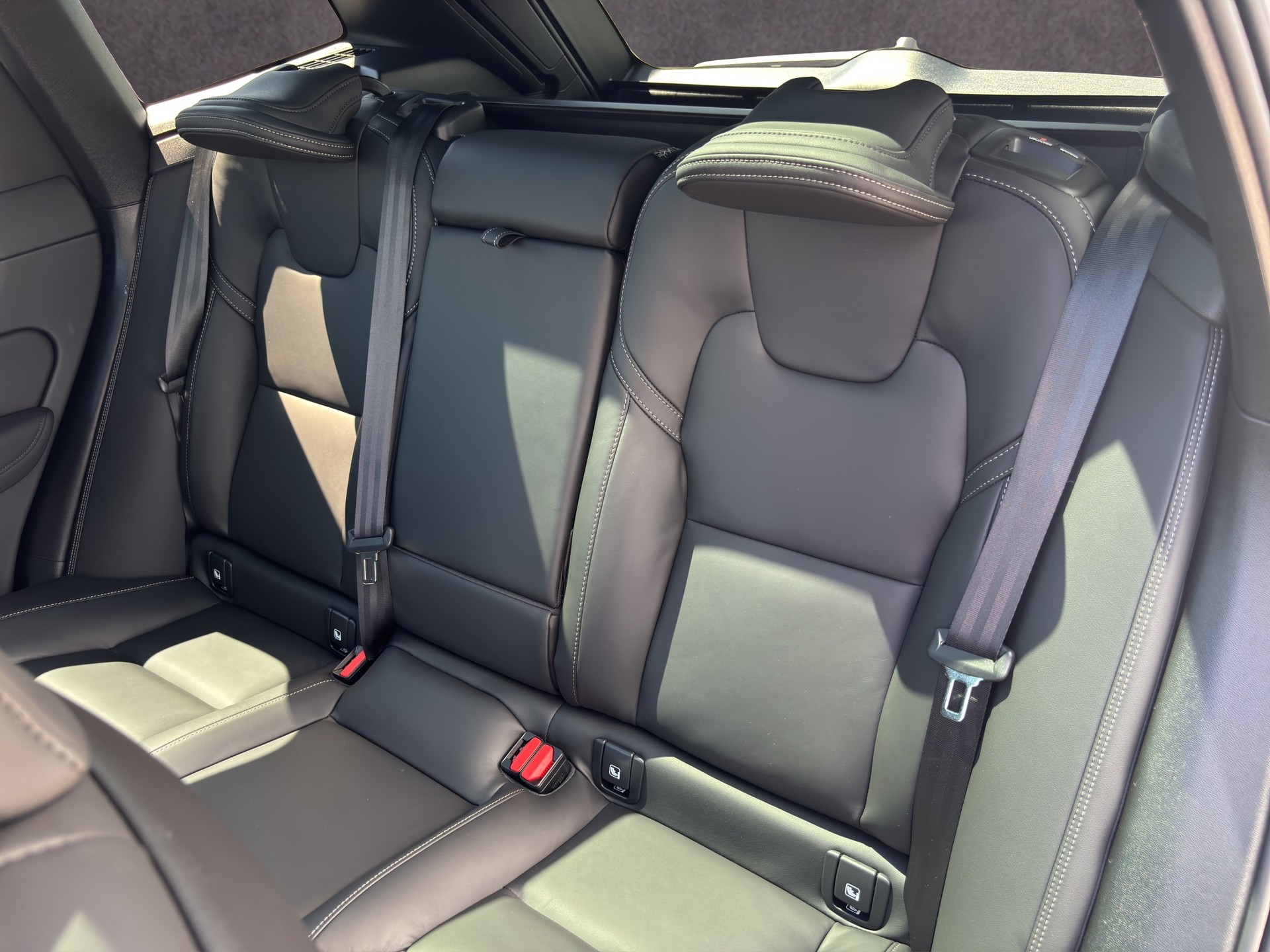 VOLVO XC60 T8 AWD Hybride rechargeable-image-15