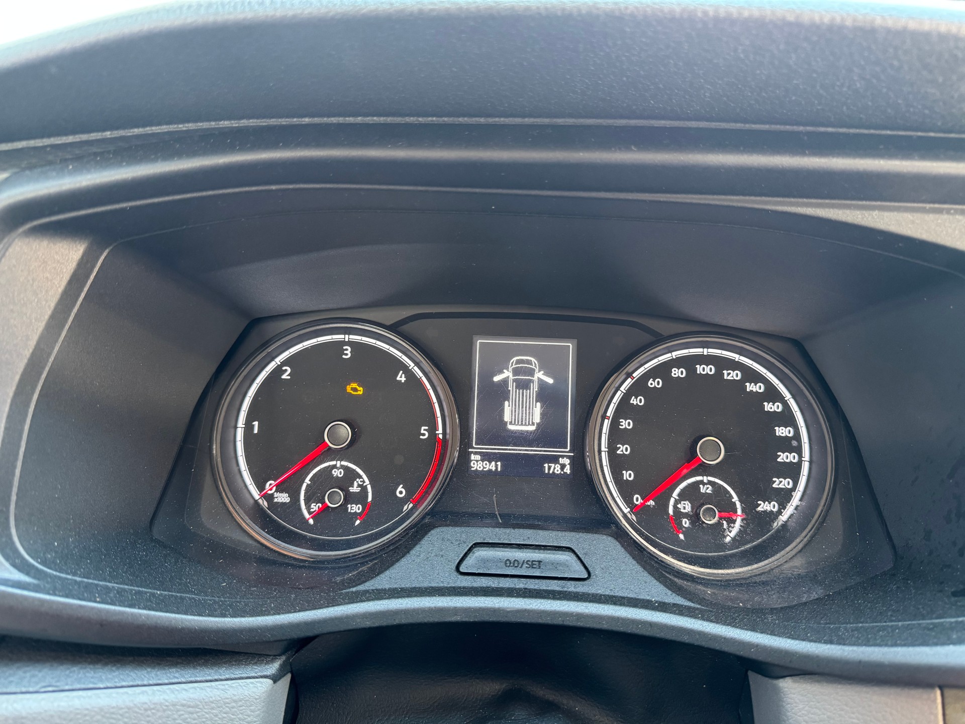 VW Caravelle Trendline 2.0 TDI 150 4motion-image-1